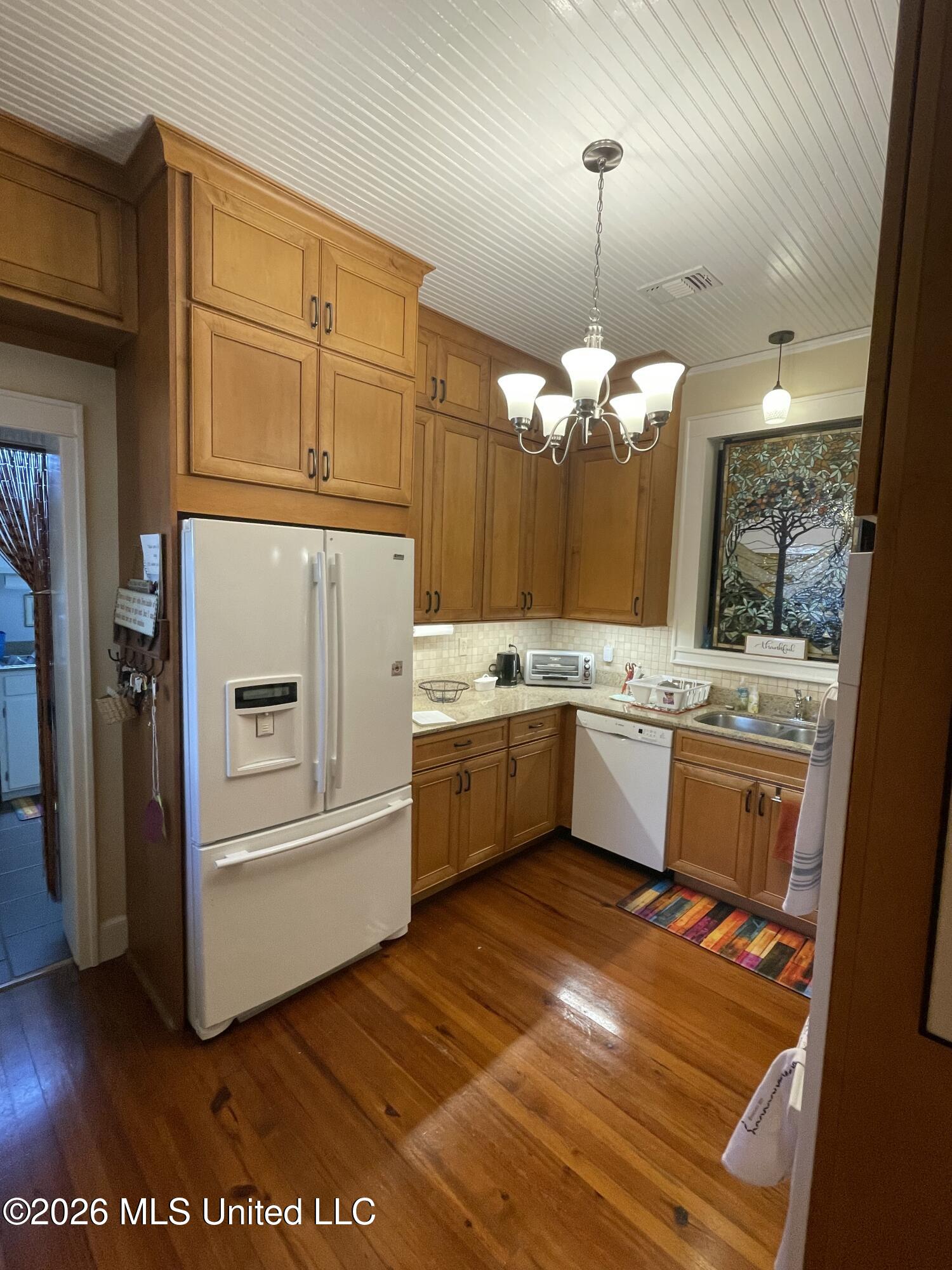 519 S Jackson Street Property Photo 12