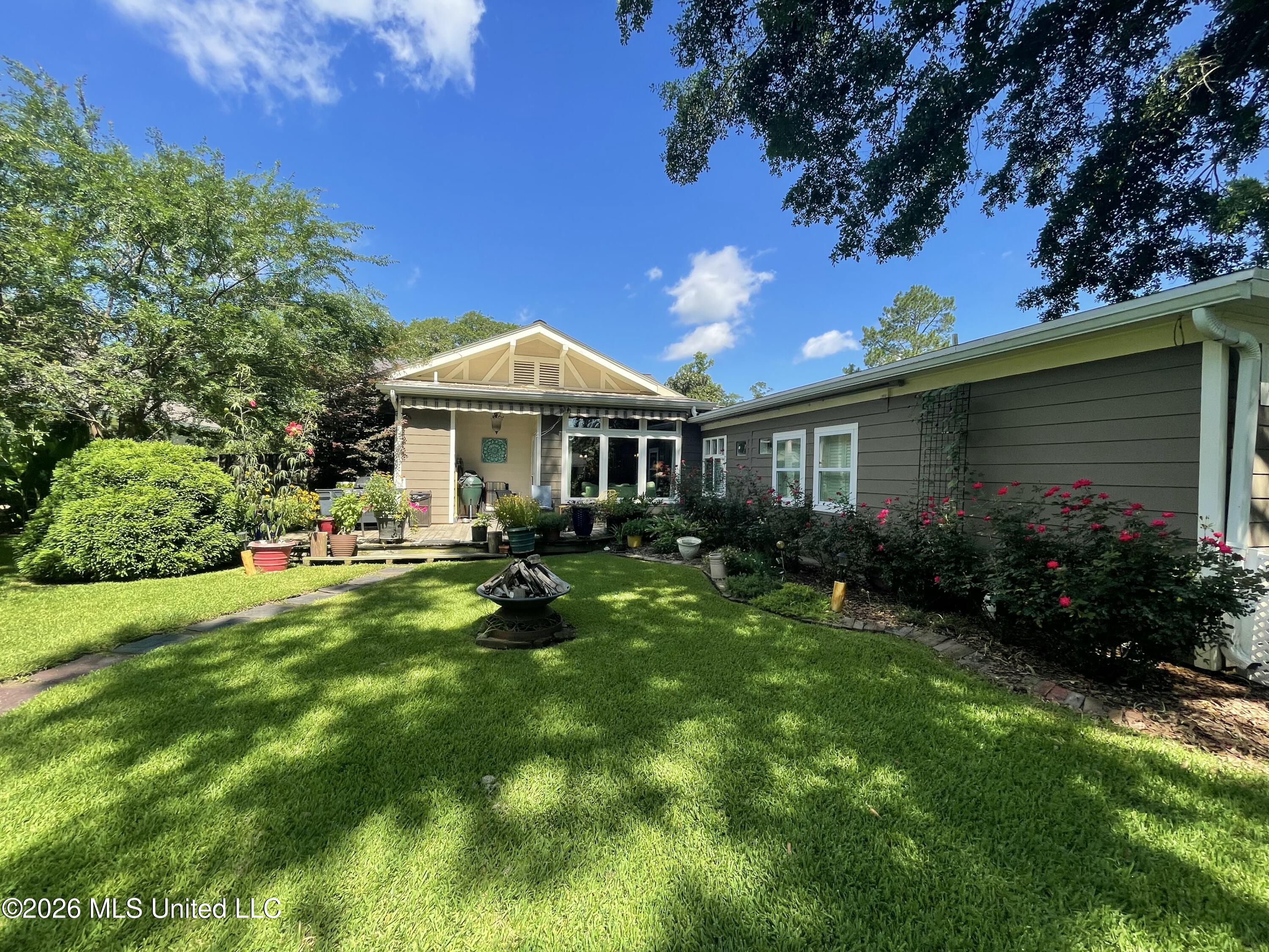 519 S Jackson Street Property Photo 19