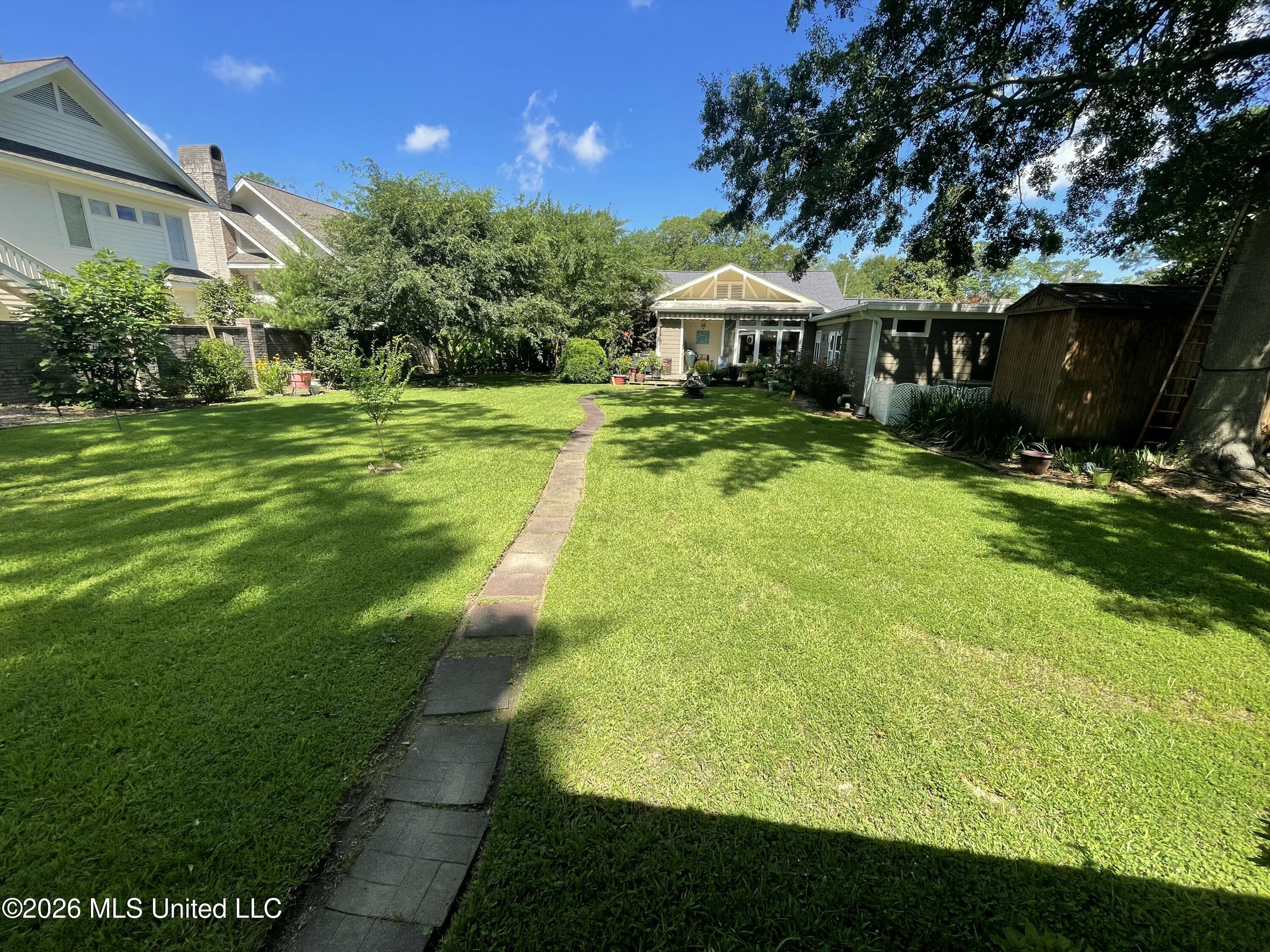 519 S Jackson Street Property Photo 22