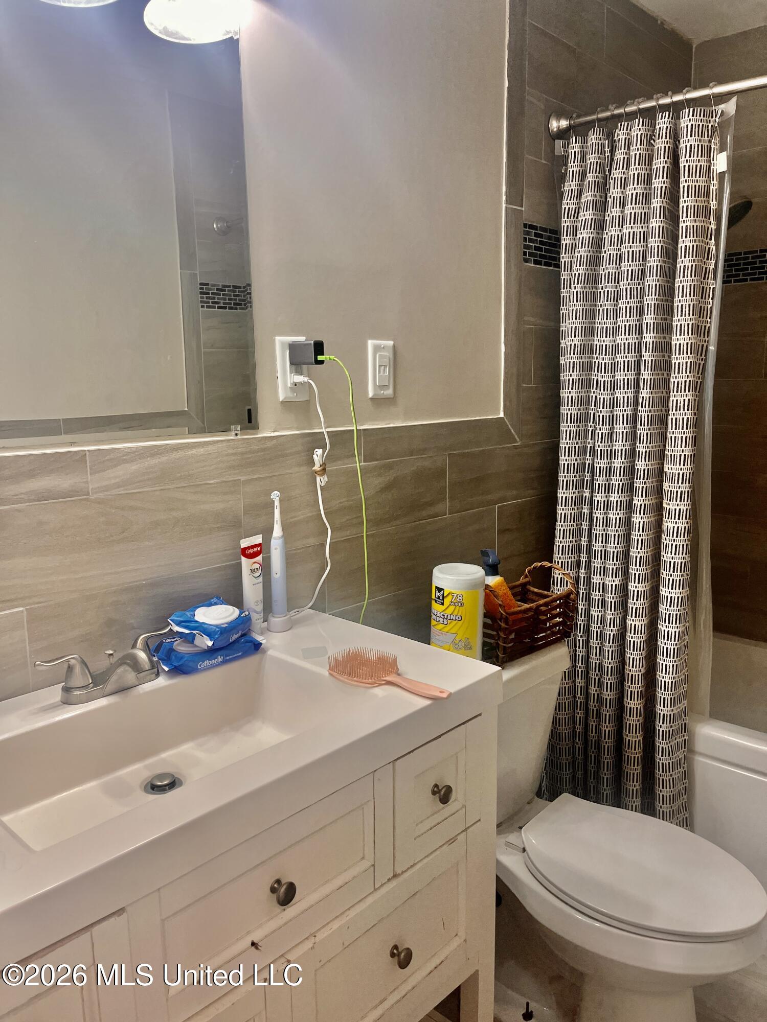 1626 Hickory Drive Property Photo 8
