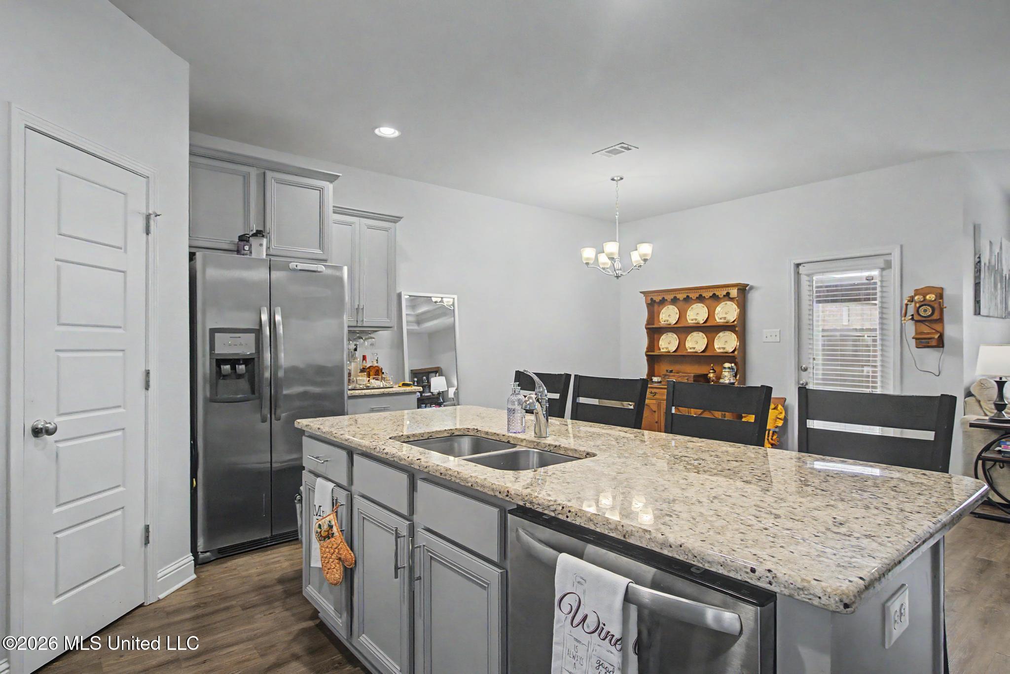 10204 Little Gem Drive Property Photo 3