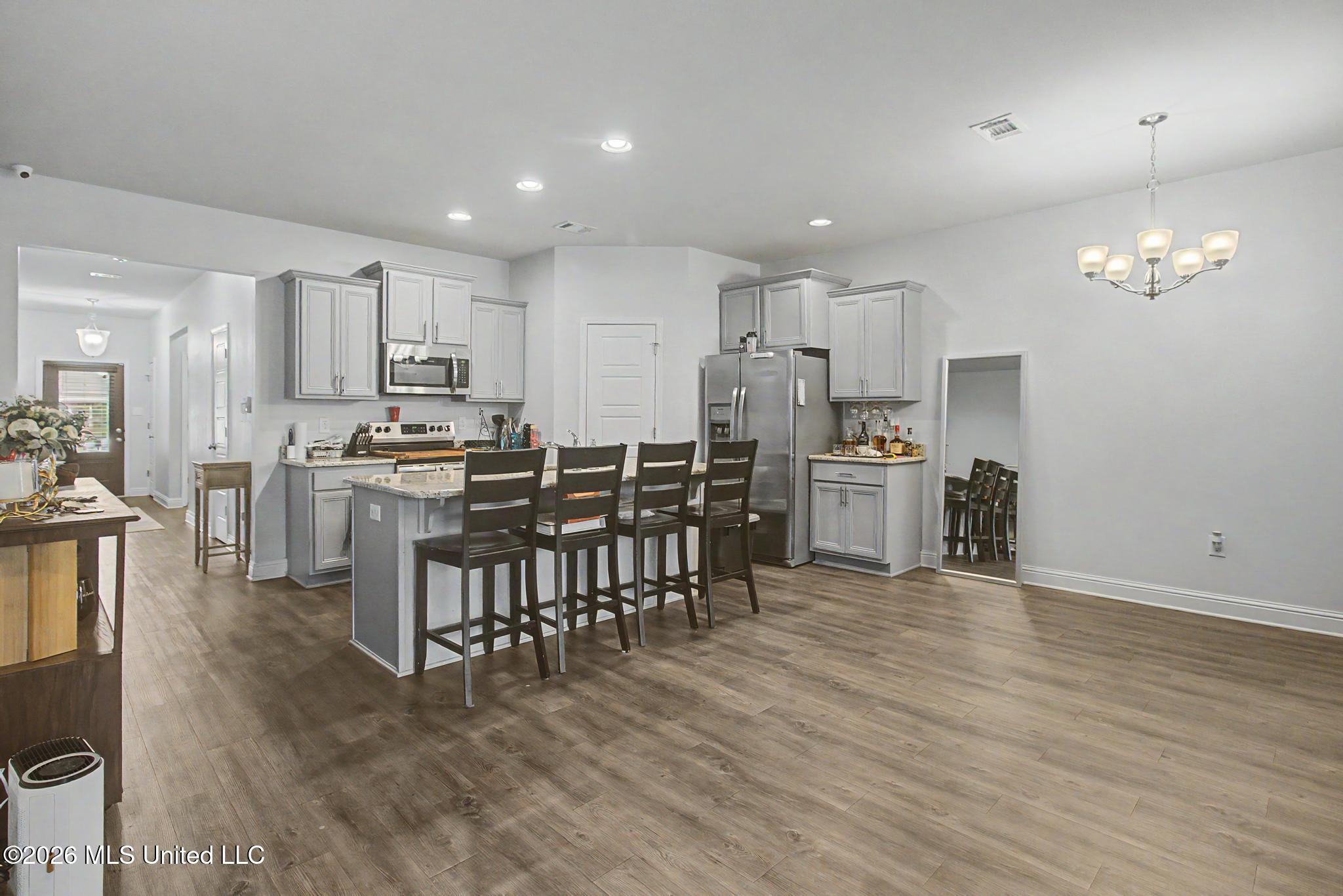 10204 Little Gem Drive Property Photo 5