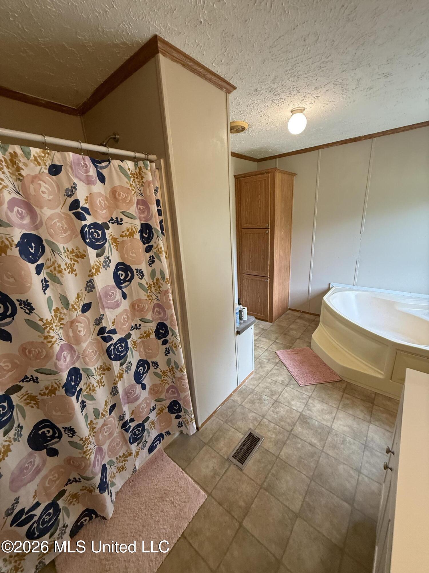 808 W Mchenry Road Property Photo 12