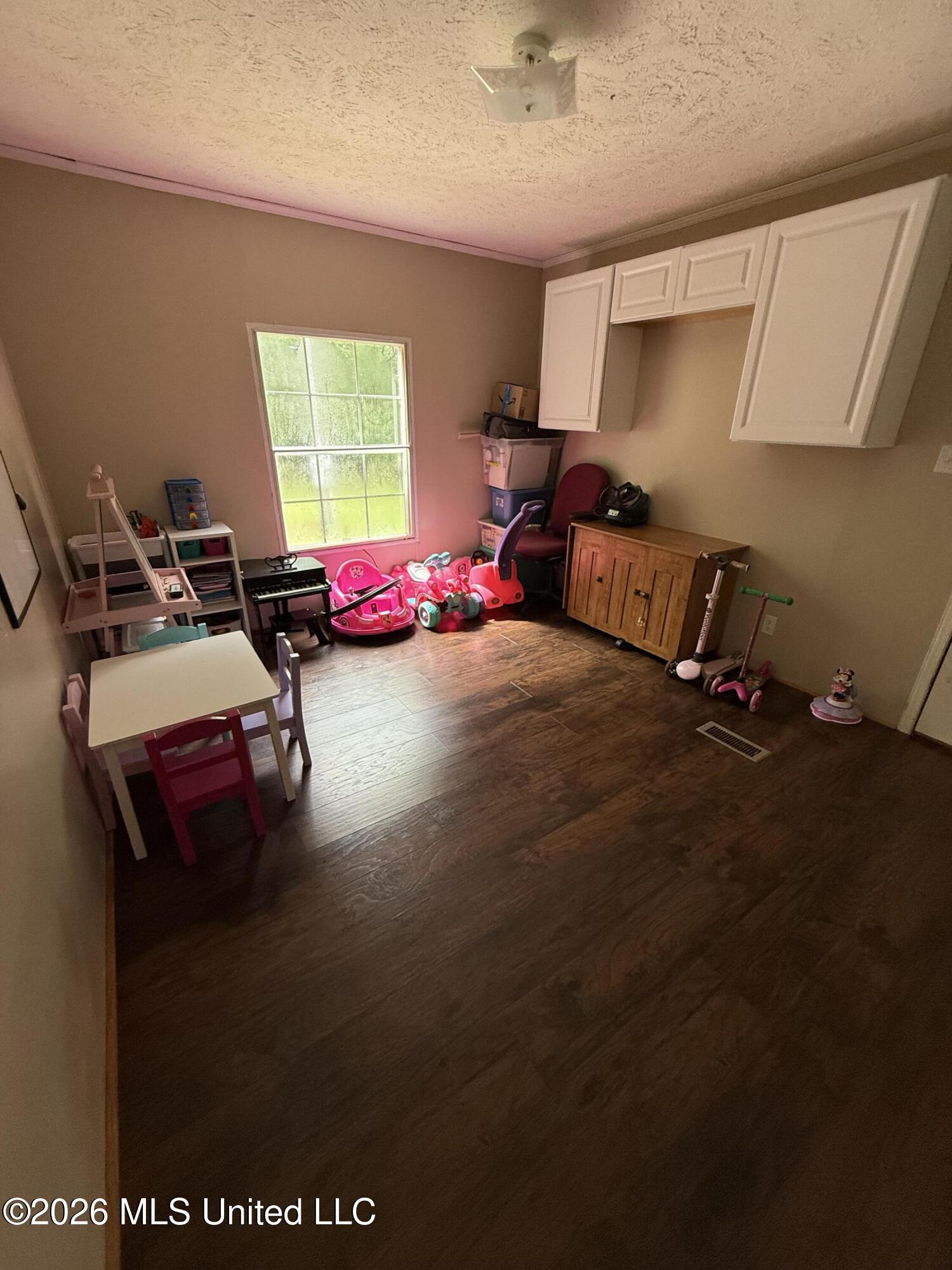 808 W Mchenry Road Property Photo 21