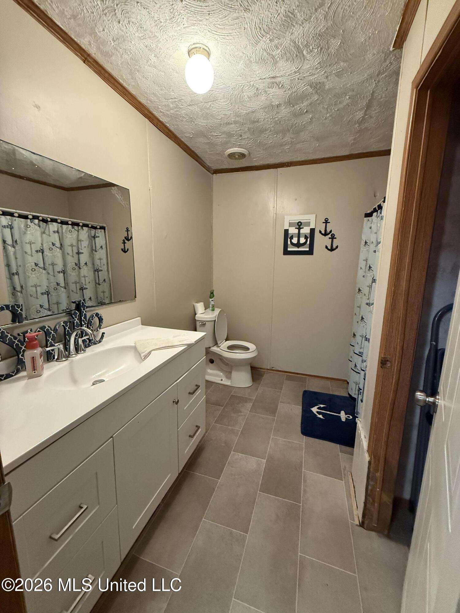 808 W Mchenry Road Property Photo 23