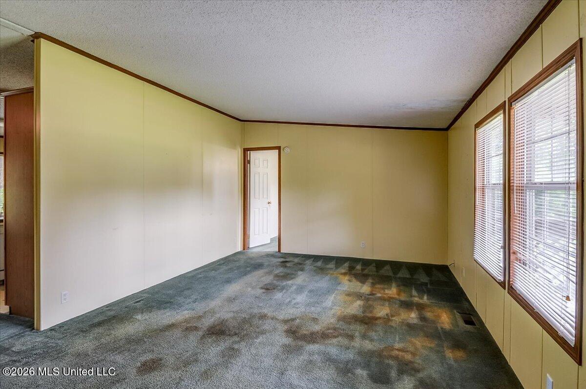 2041 King Road Property Photo 8