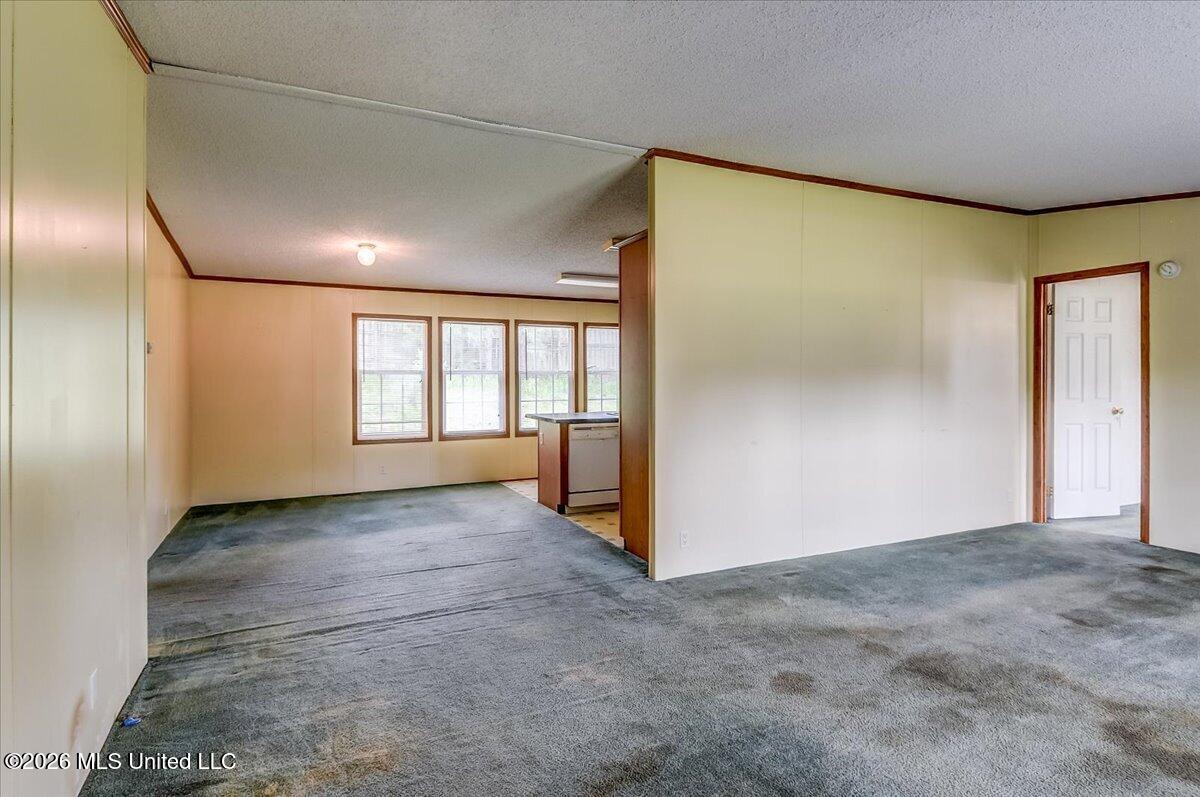 2041 King Road Property Photo 9