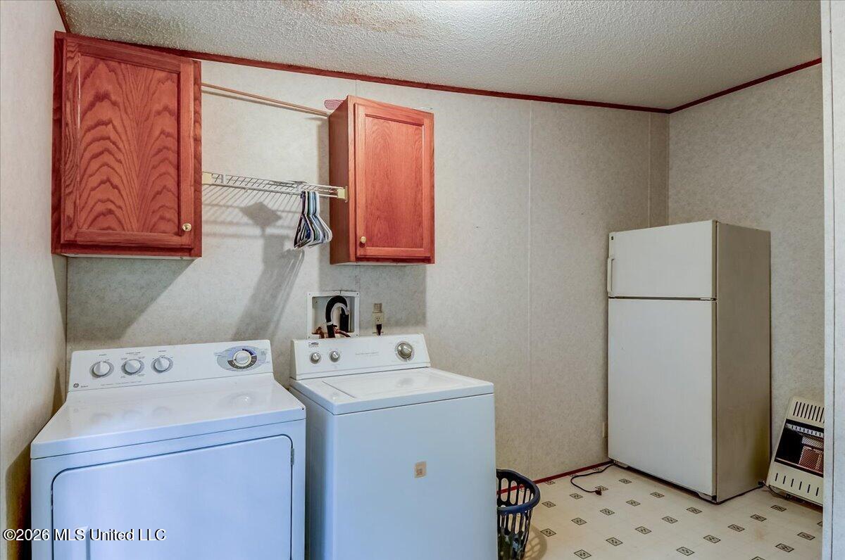 2041 King Road Property Photo 15