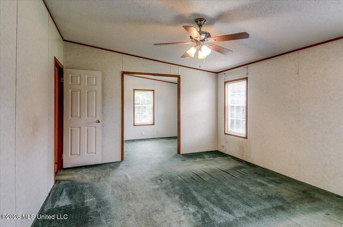 2041 King Road Property Photo 16