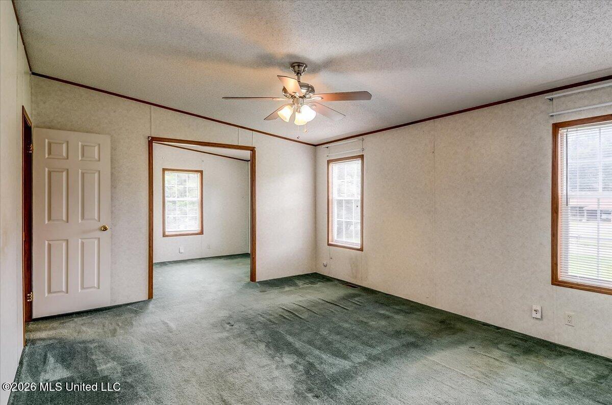 2041 King Road Property Photo 17