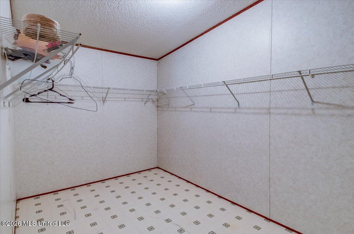2041 King Road Property Photo 23