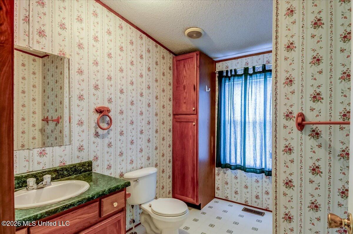 2041 King Road Property Photo 27