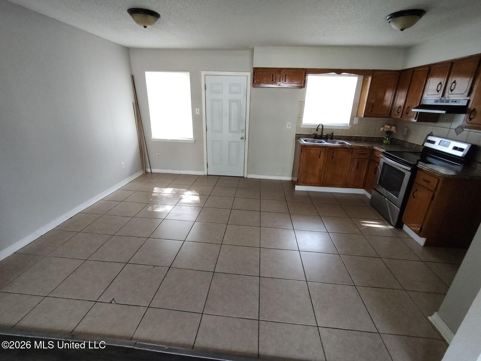 3619 Pentagon Drive Property Photo 5