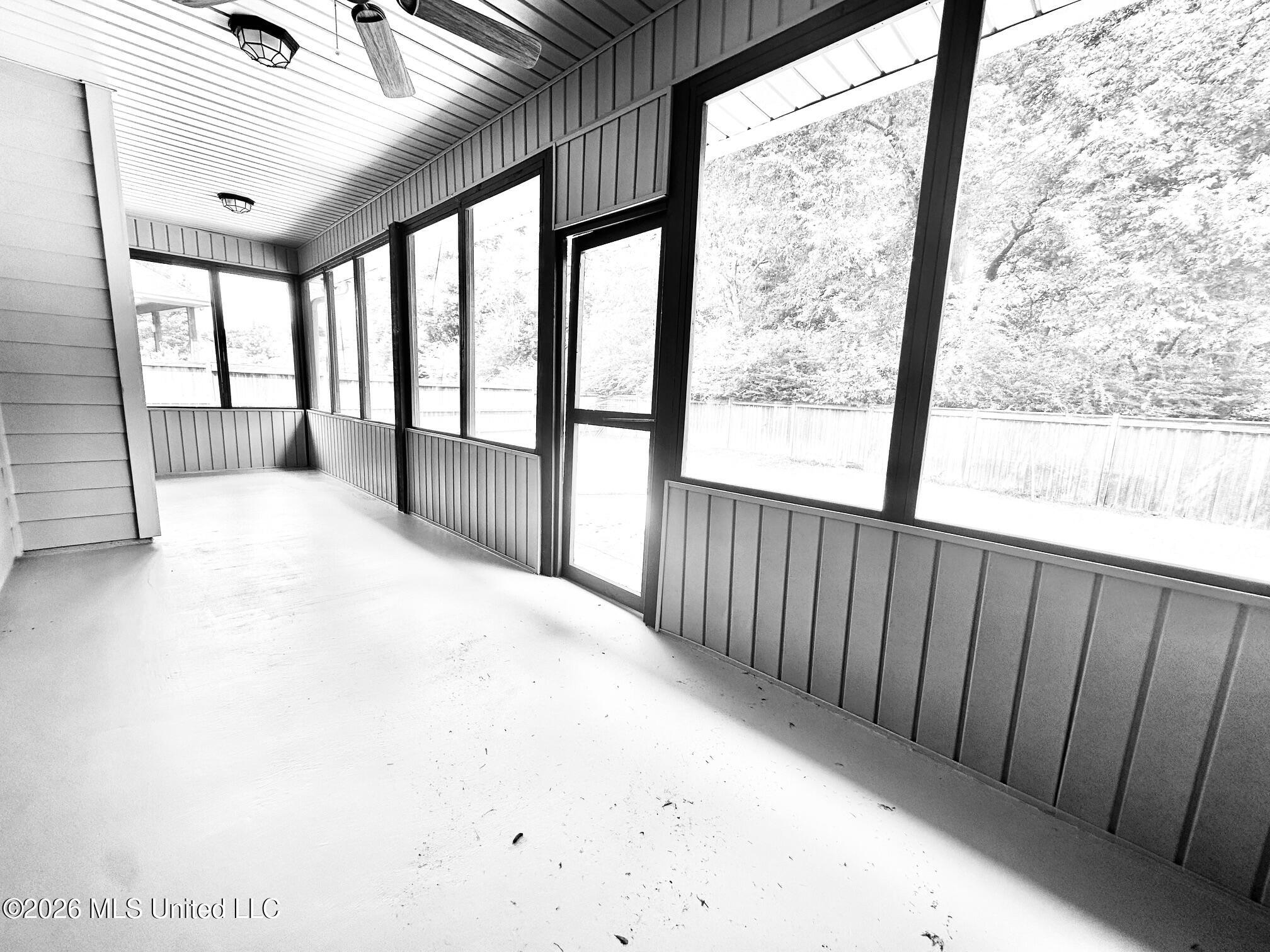2017 E Ridge Circle Property Photo 3
