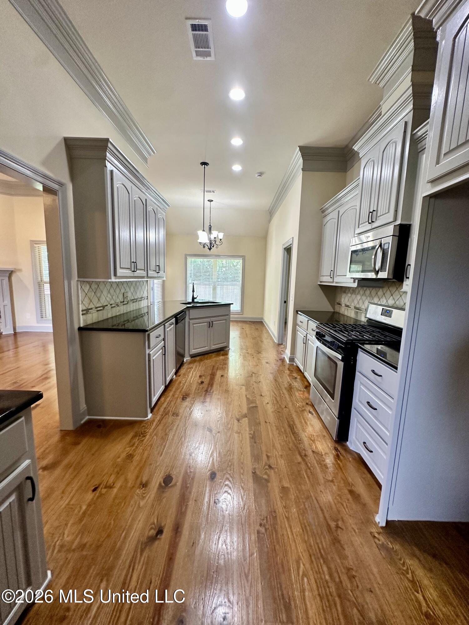 2017 E Ridge Circle Property Photo 4