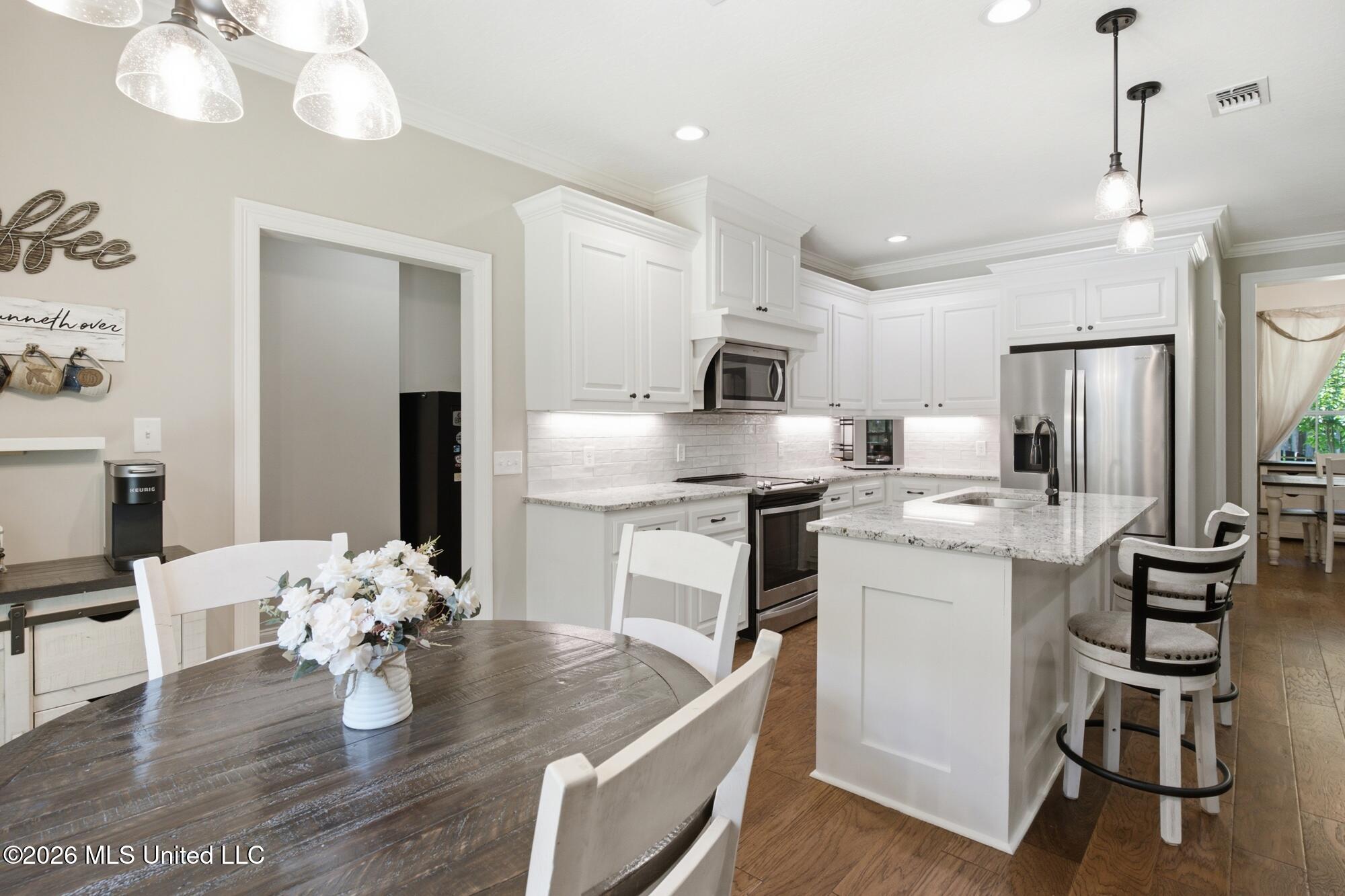 65 Stonegate Drive Property Photo 16