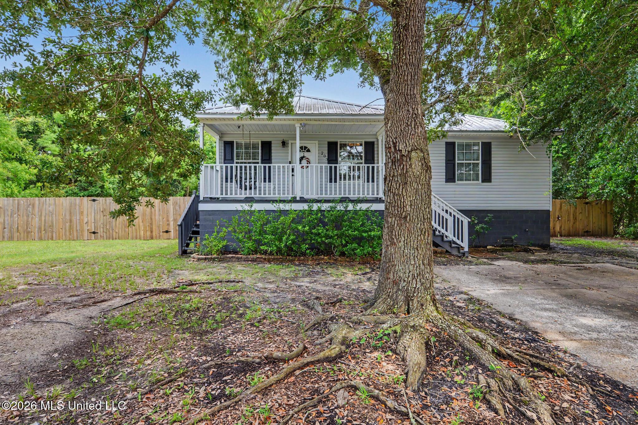 203 Mcdonald Drive Property Photo 1