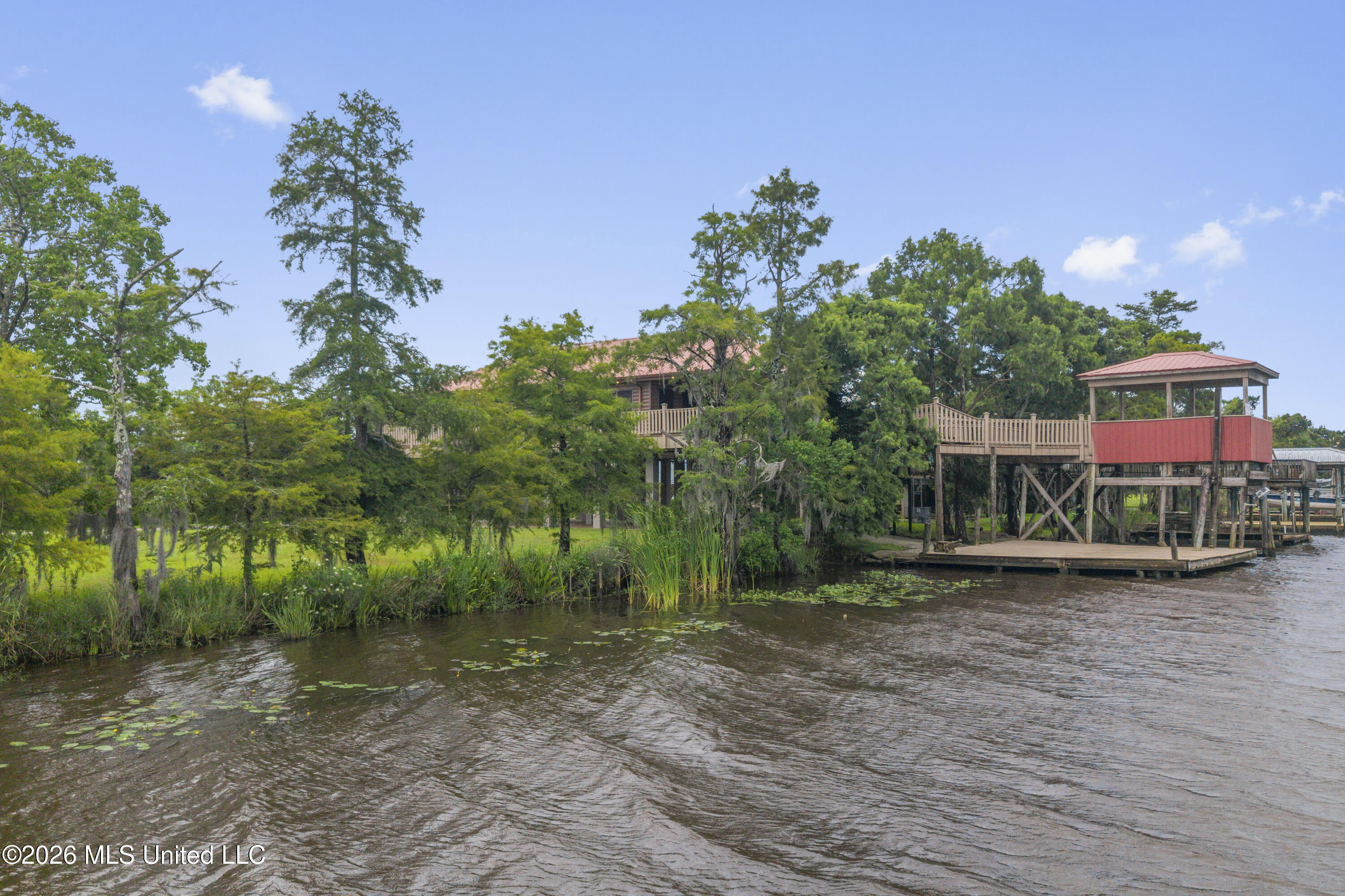 4205 Riverside Drive Property Photo 7