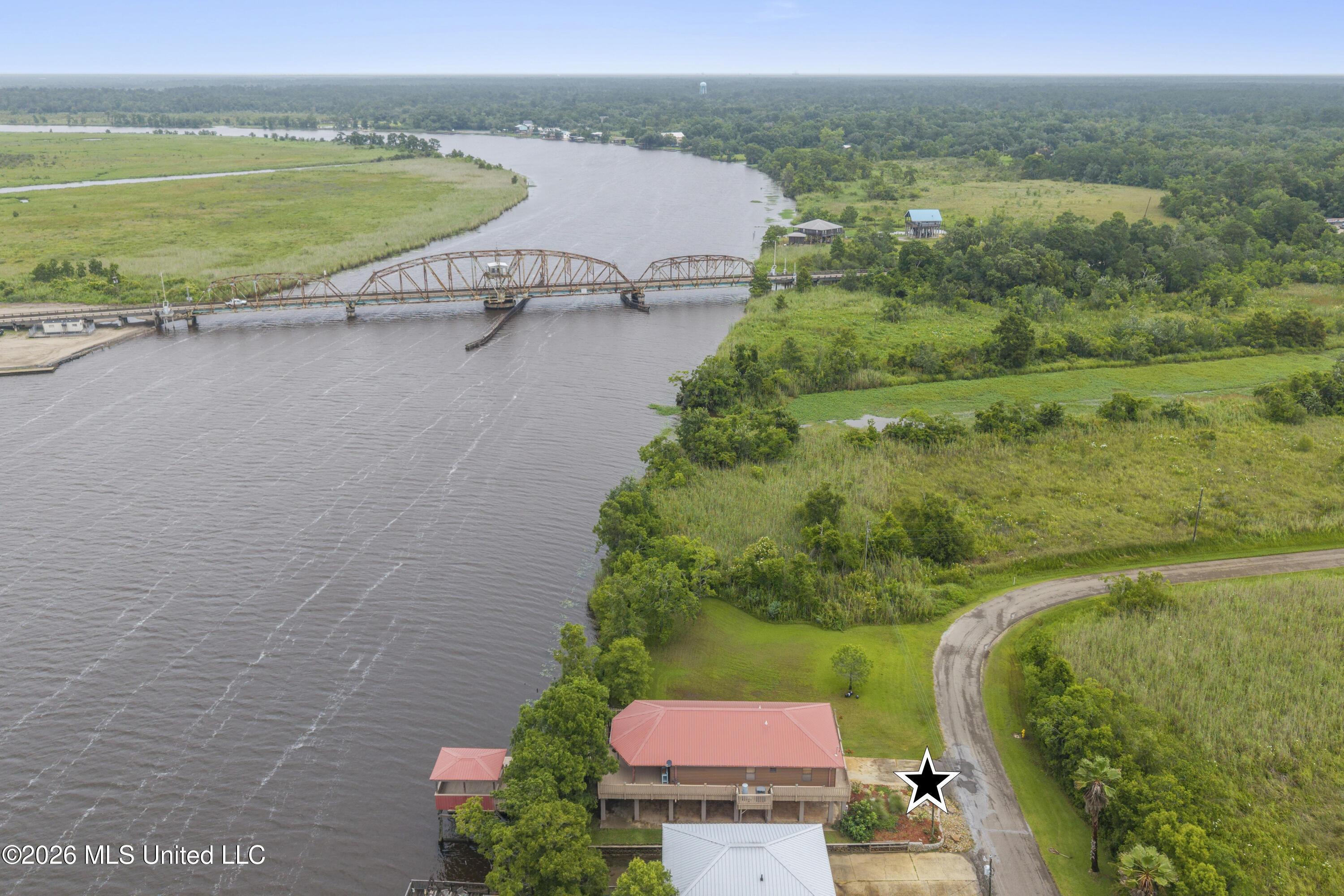 4205 Riverside Drive Property Photo 9
