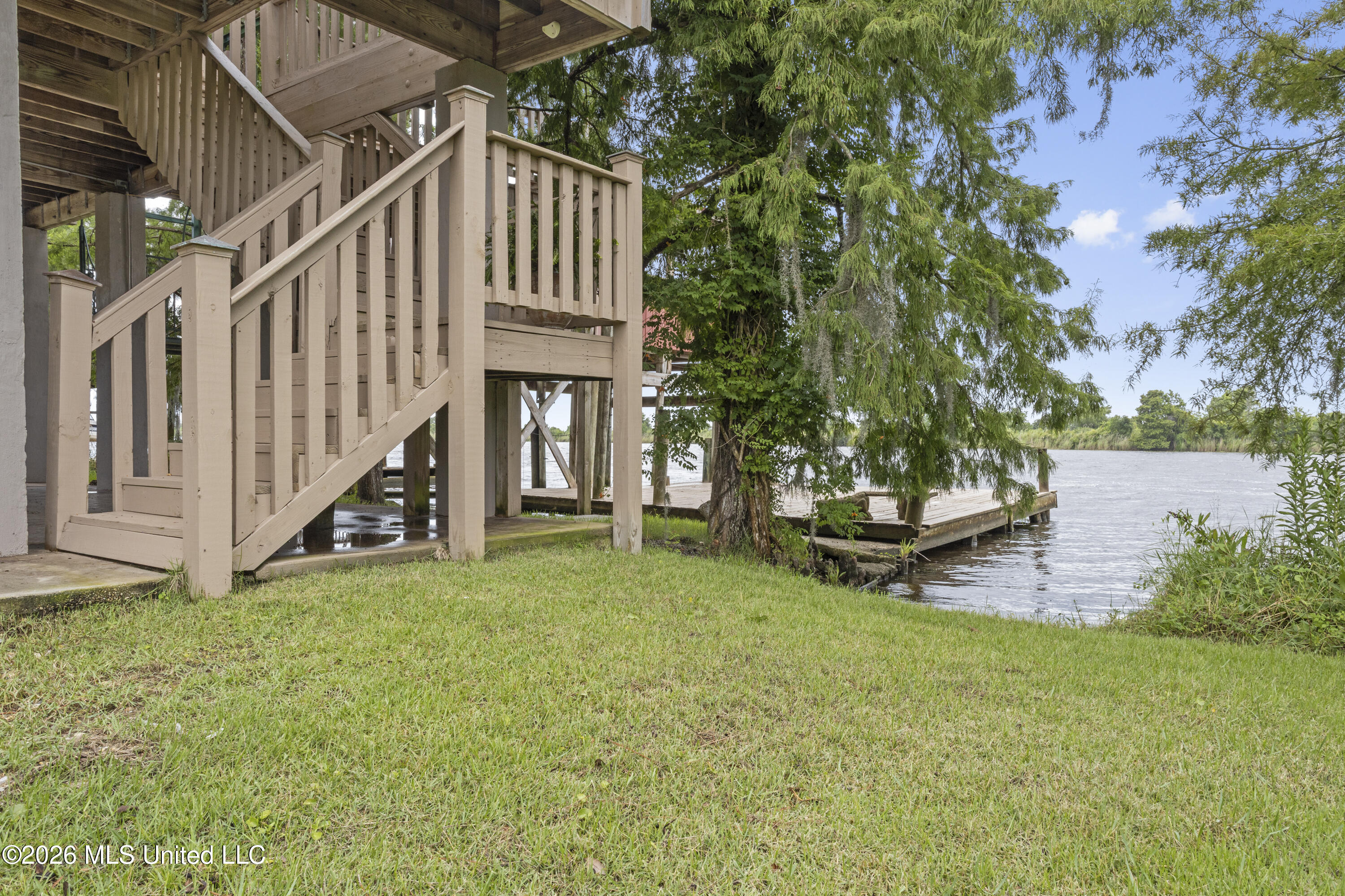 4205 Riverside Drive Property Photo 11