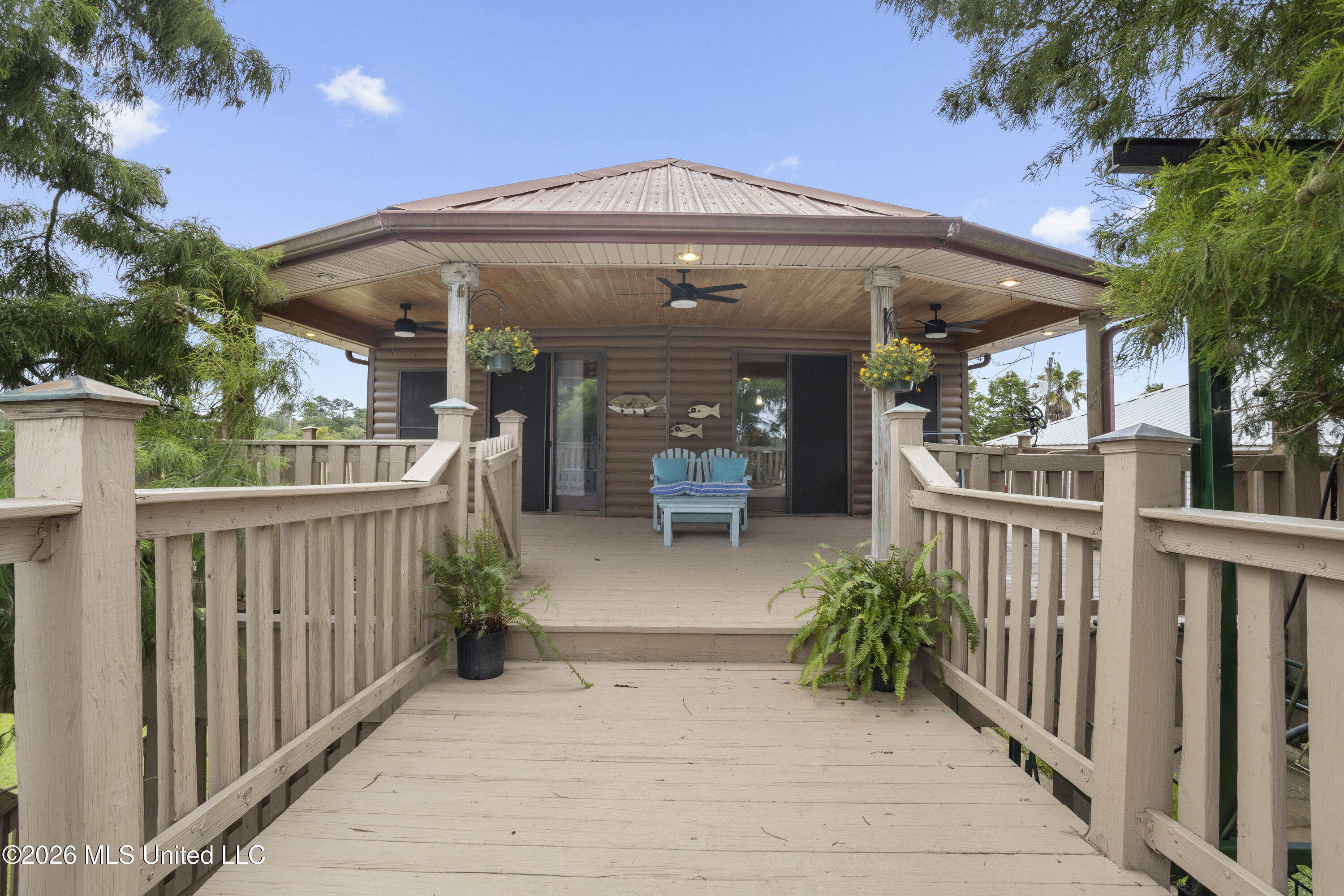 4205 Riverside Drive Property Photo 13