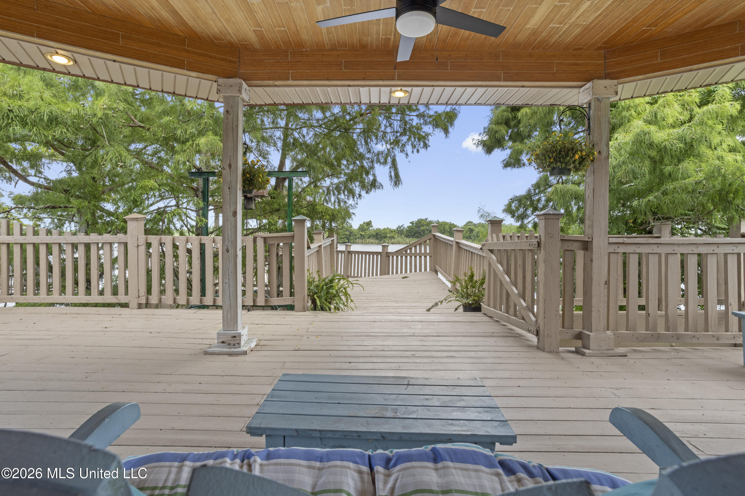4205 Riverside Drive Property Photo 16