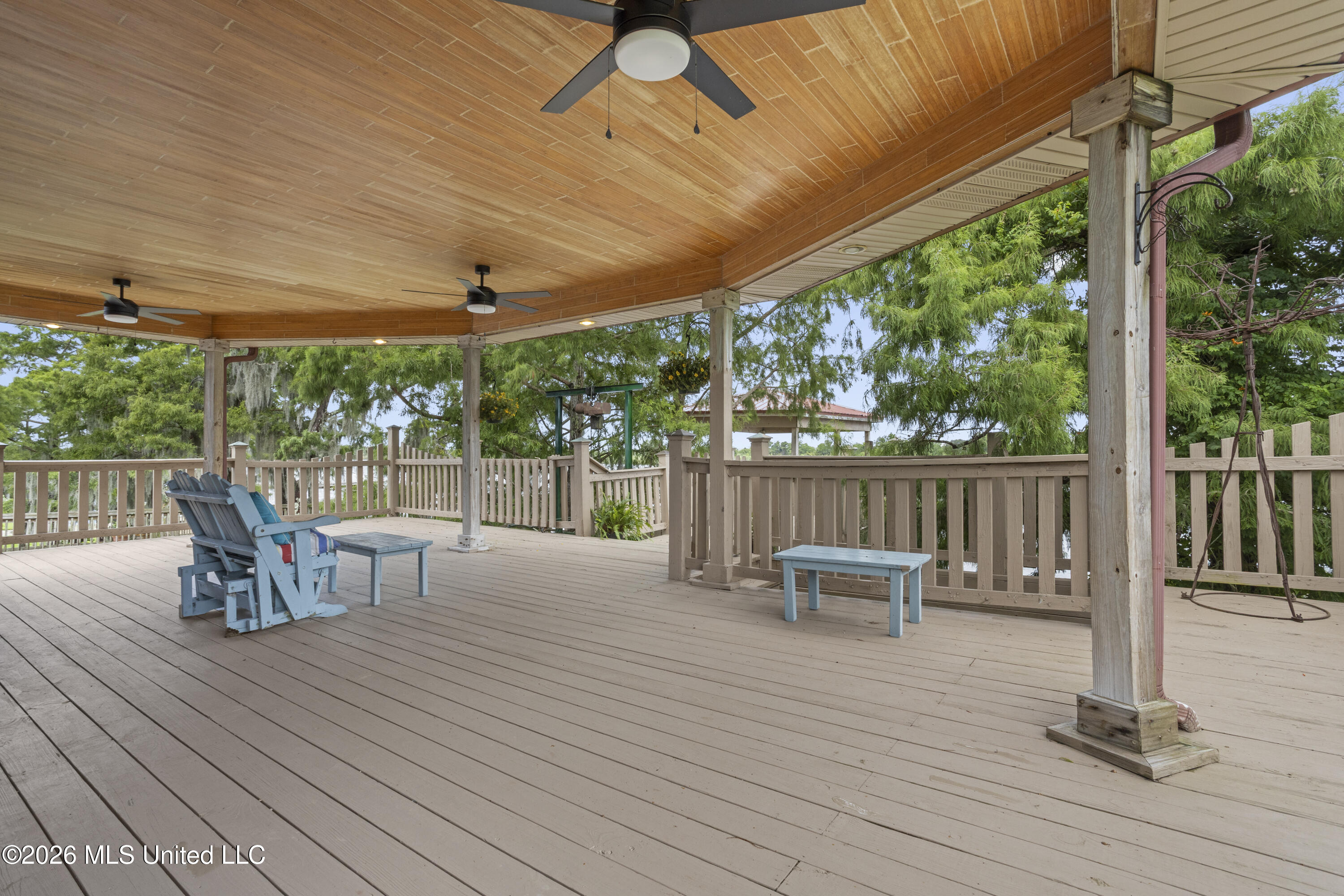 4205 Riverside Drive Property Photo 17
