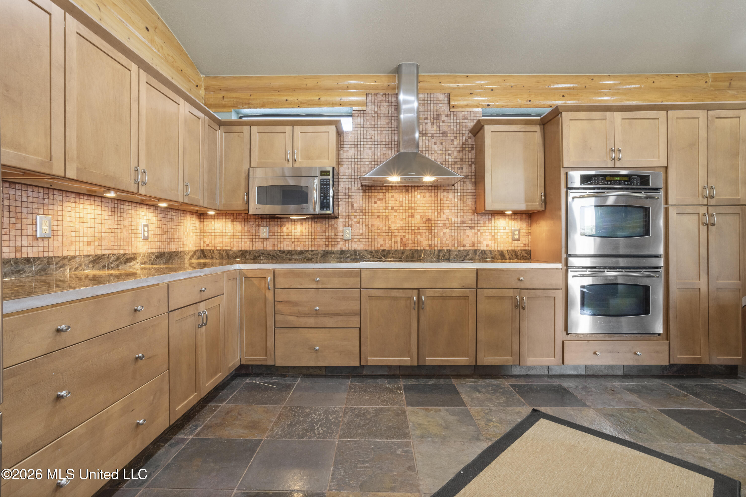 4205 Riverside Drive Property Photo 27