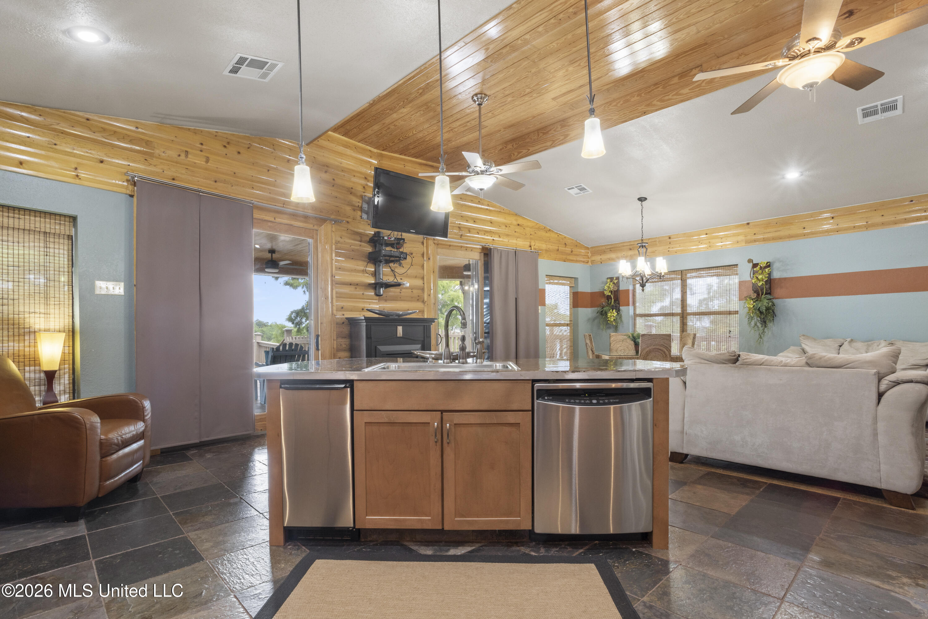 4205 Riverside Drive Property Photo 29