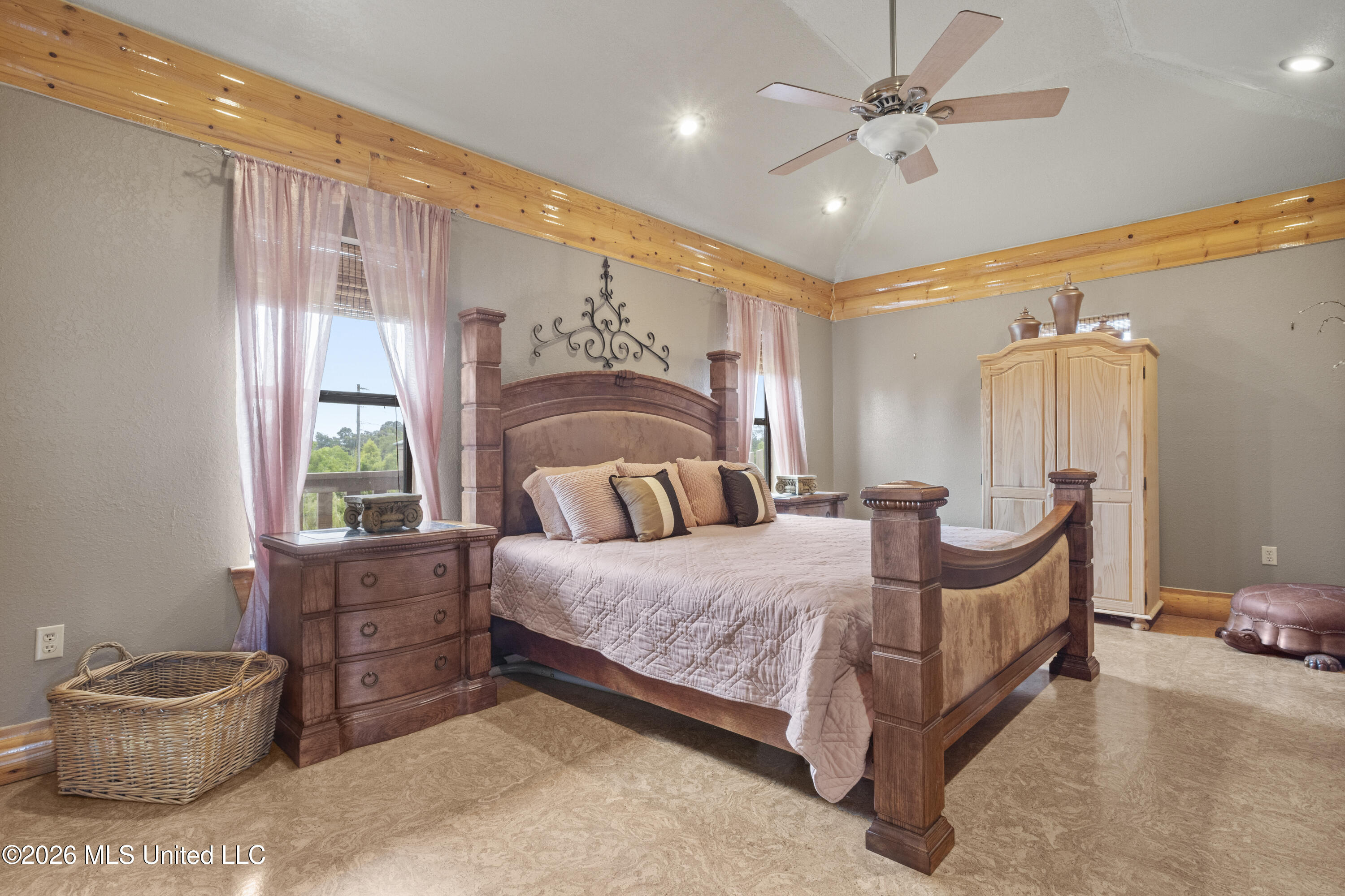 4205 Riverside Drive Property Photo 34