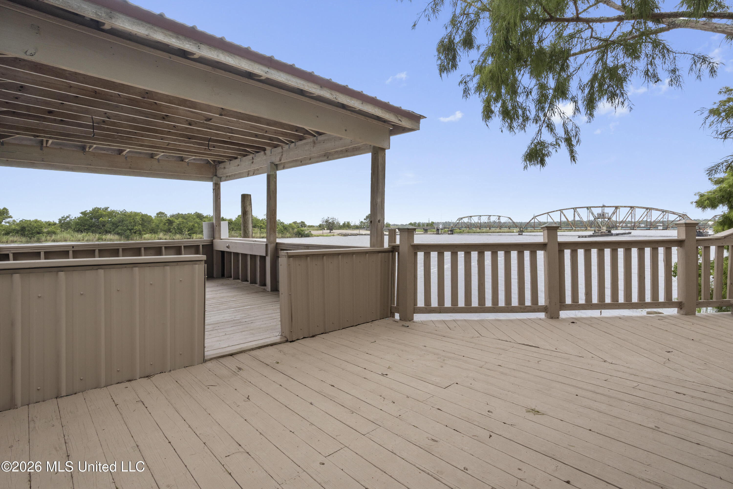 4205 Riverside Drive Property Photo 49