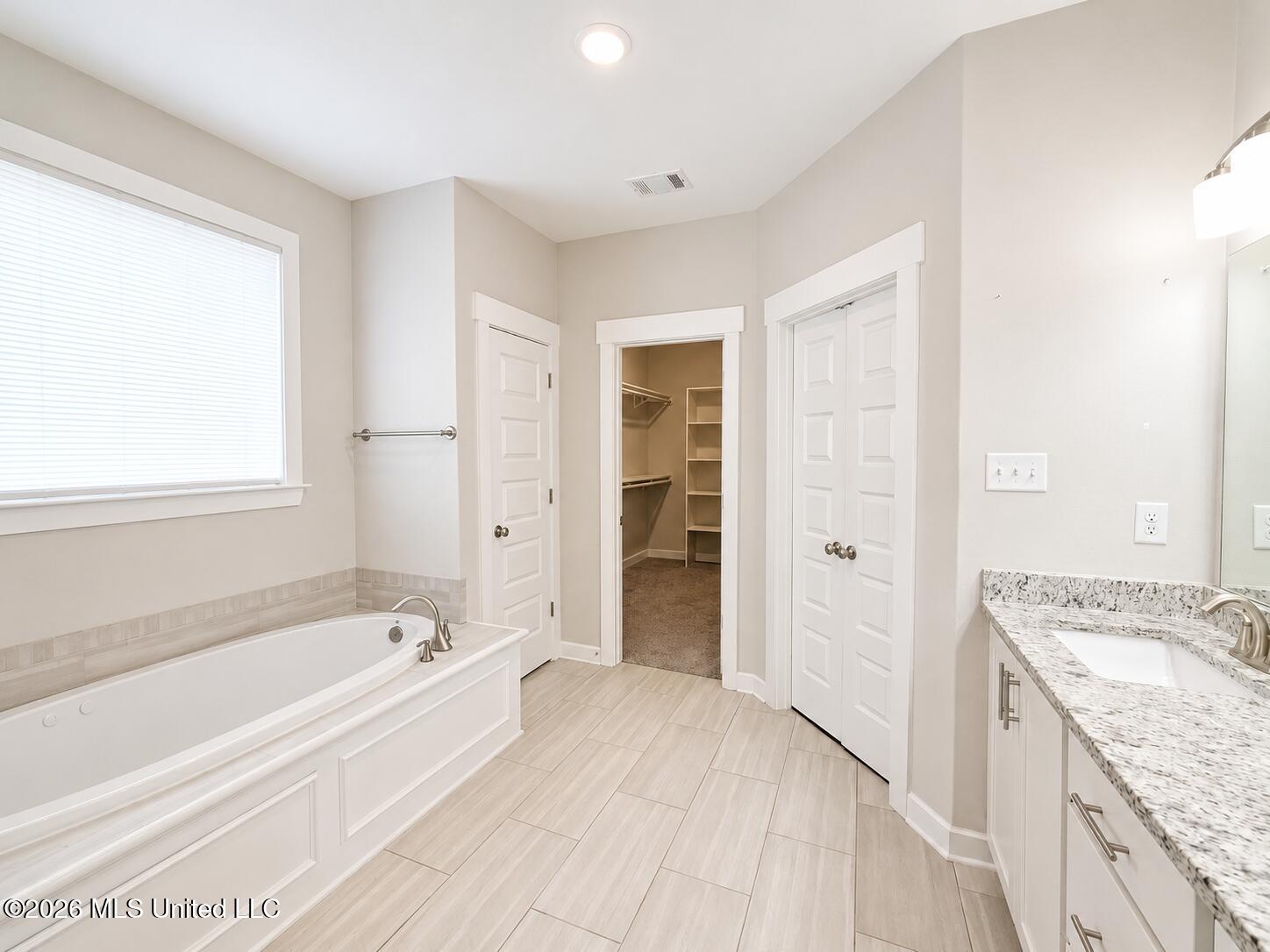 415 Vicksburg Cove Property Photo 19