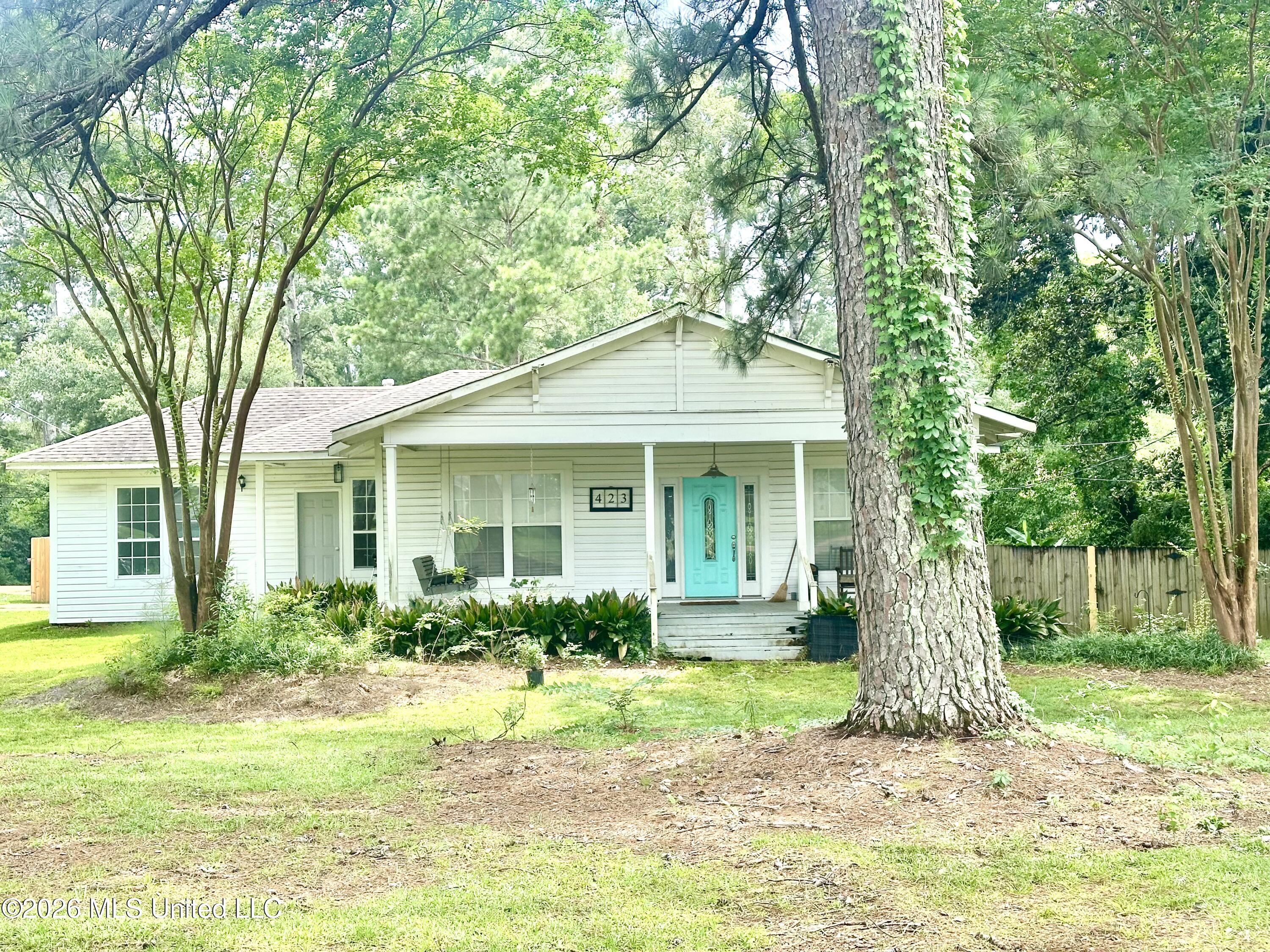423 Natchez Avenue Property Photo 1