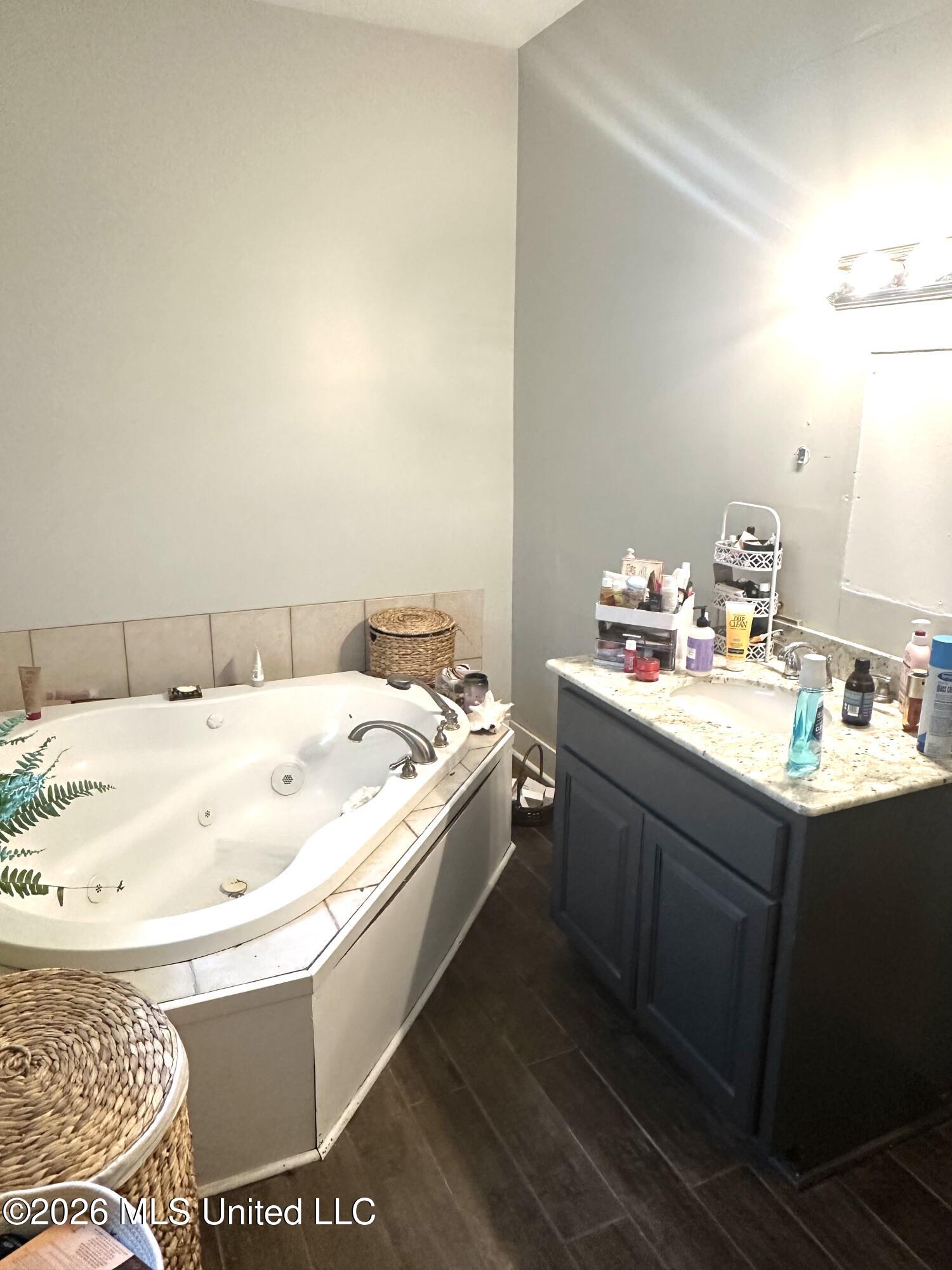 423 Natchez Avenue Property Photo 8