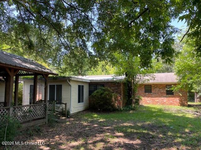 405 Springdale Drive Property Photo 4