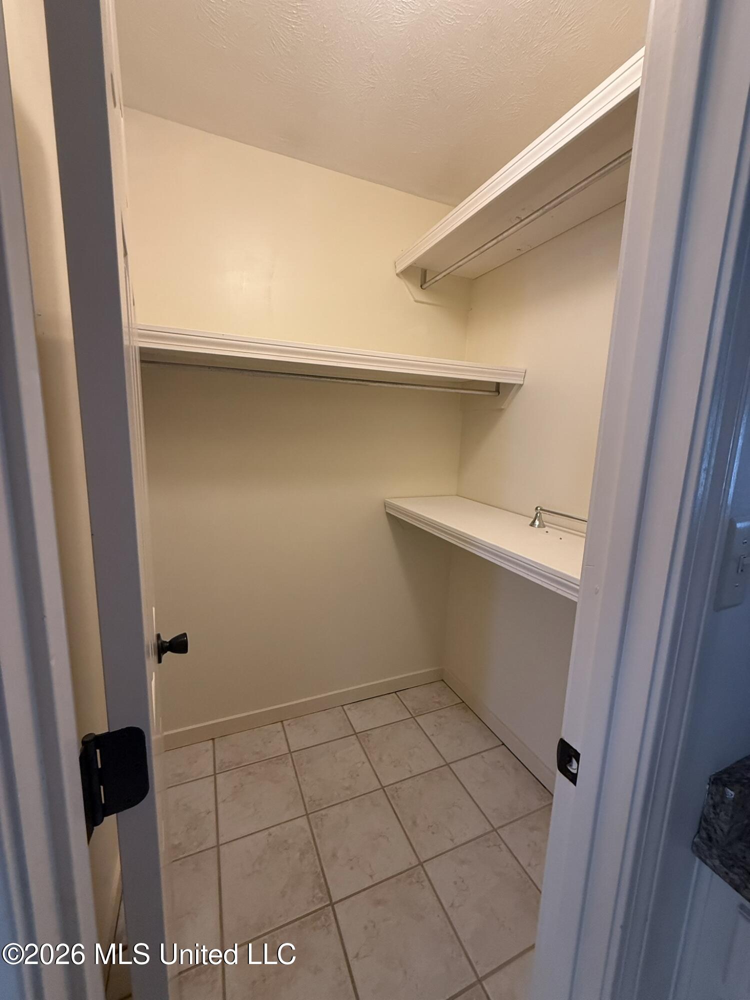 220 Cobblestone Drive Property Photo 6