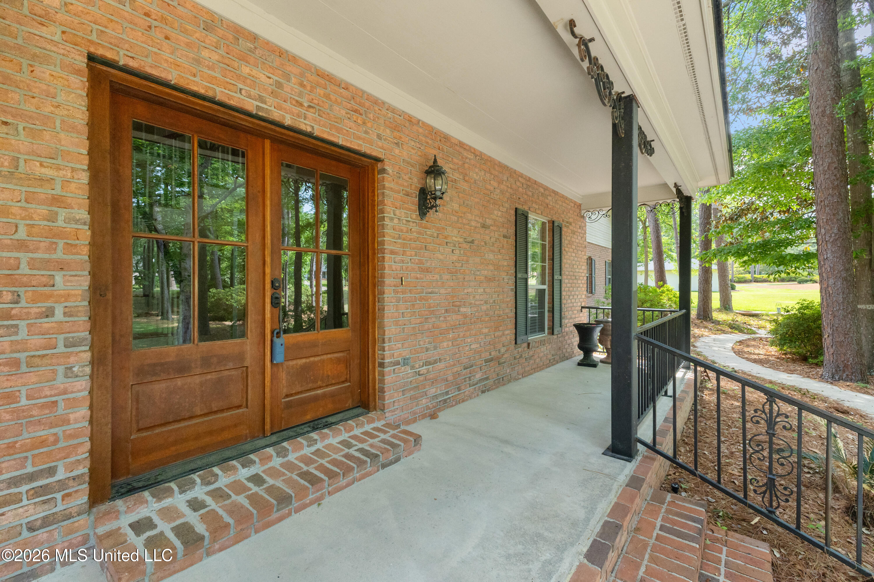 87 Fairlake Drive Property Photo 9