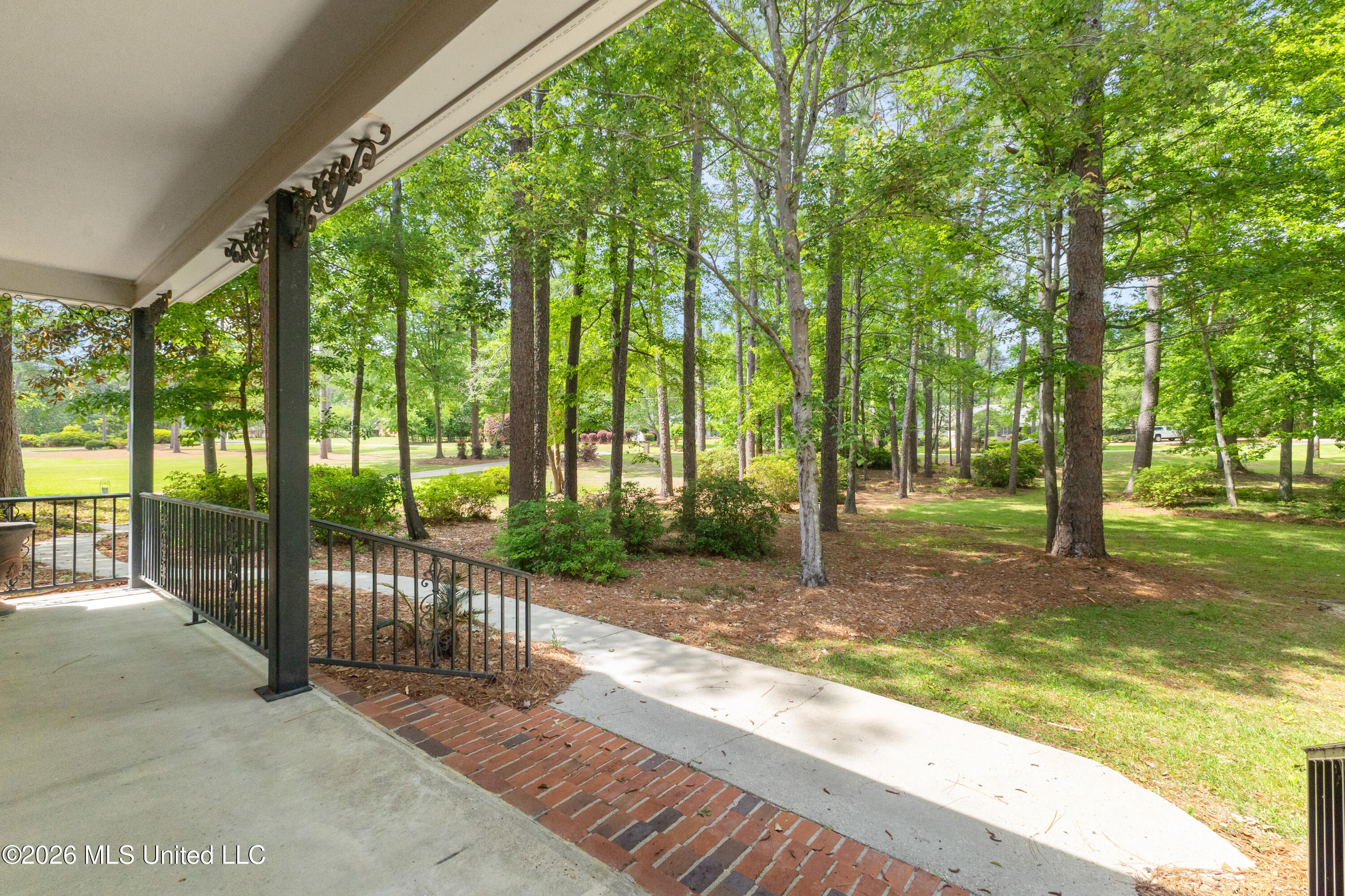 87 Fairlake Drive Property Photo 10