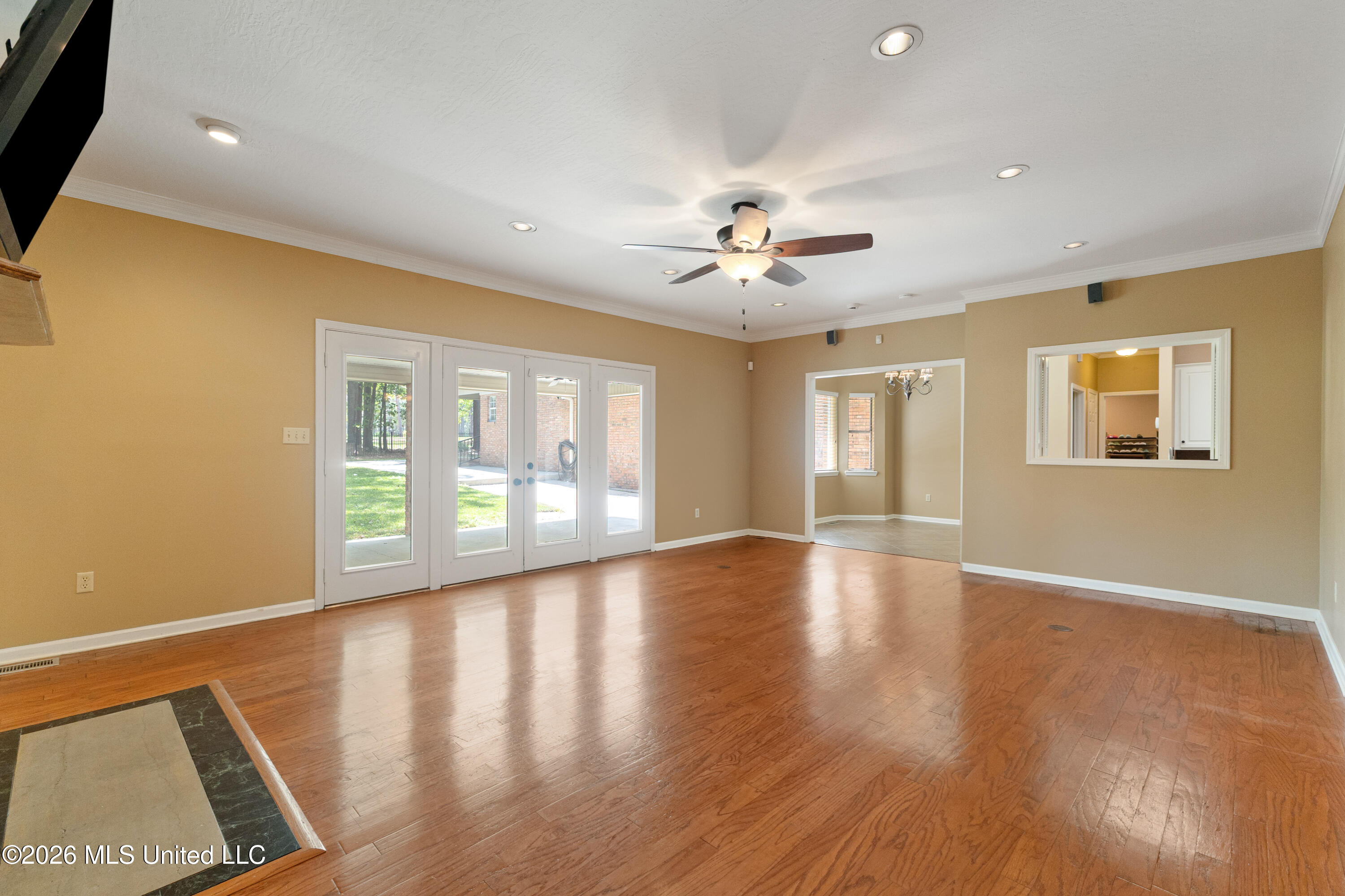 87 Fairlake Drive Property Photo 15