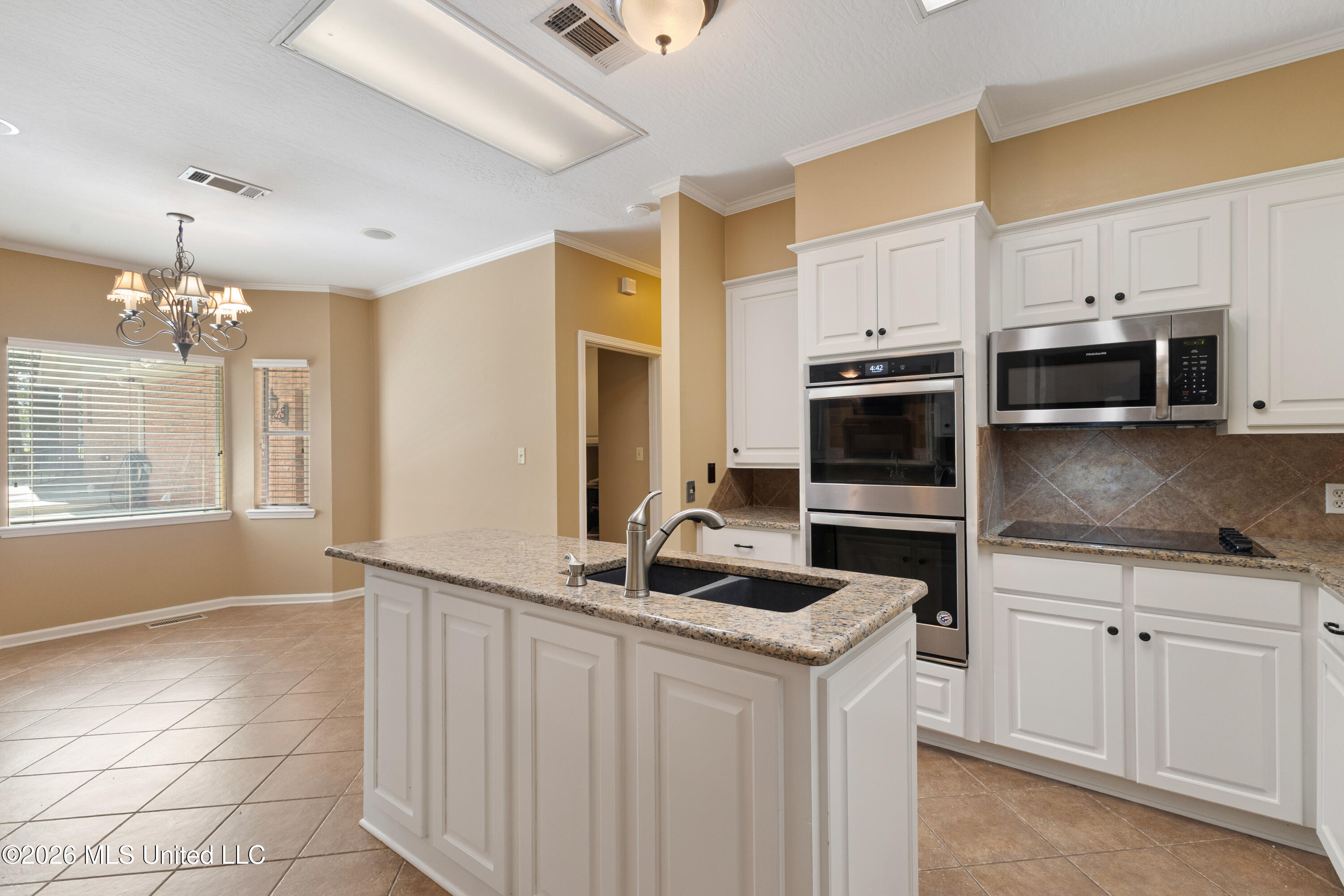 87 Fairlake Drive Property Photo 19