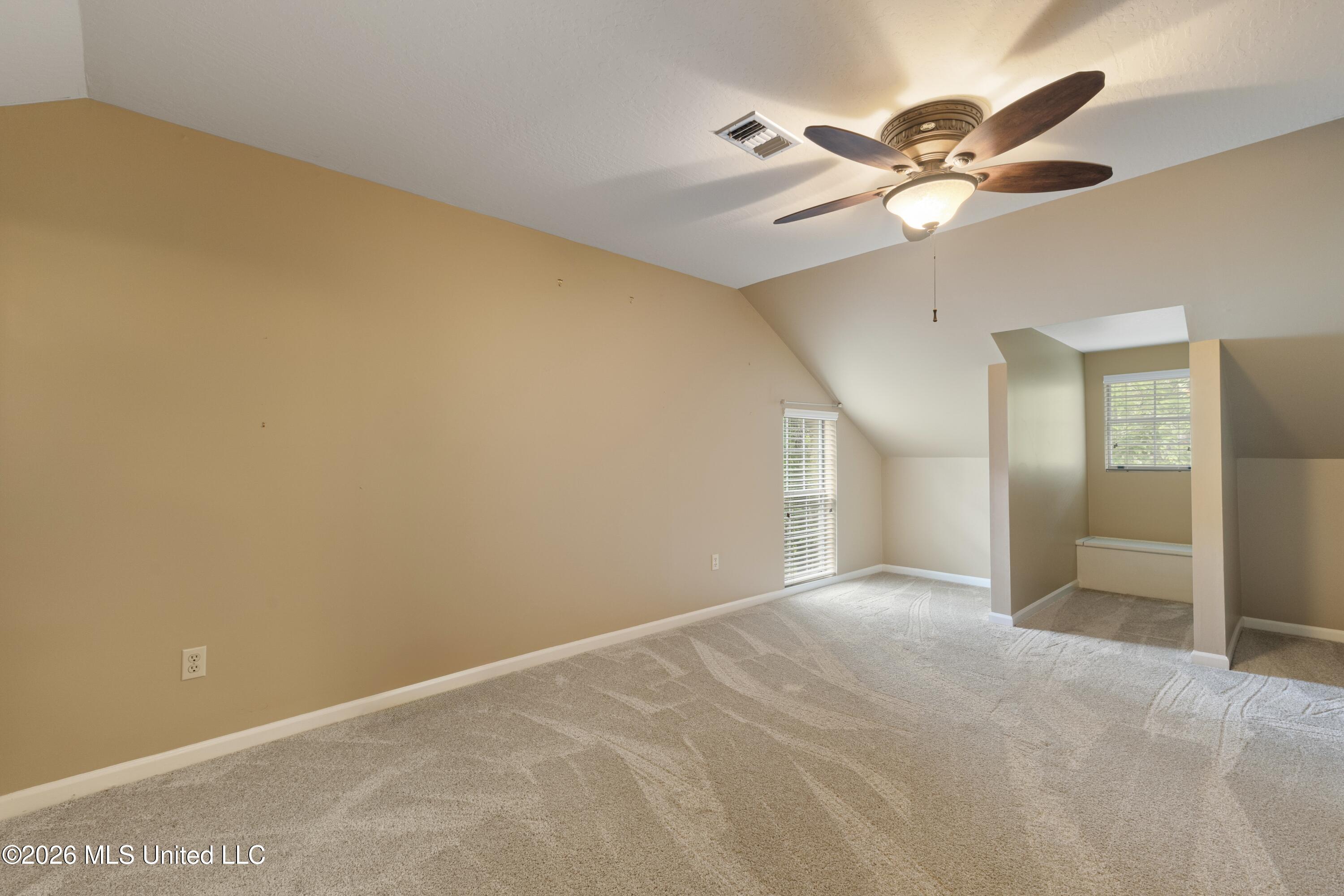 87 Fairlake Drive Property Photo 28