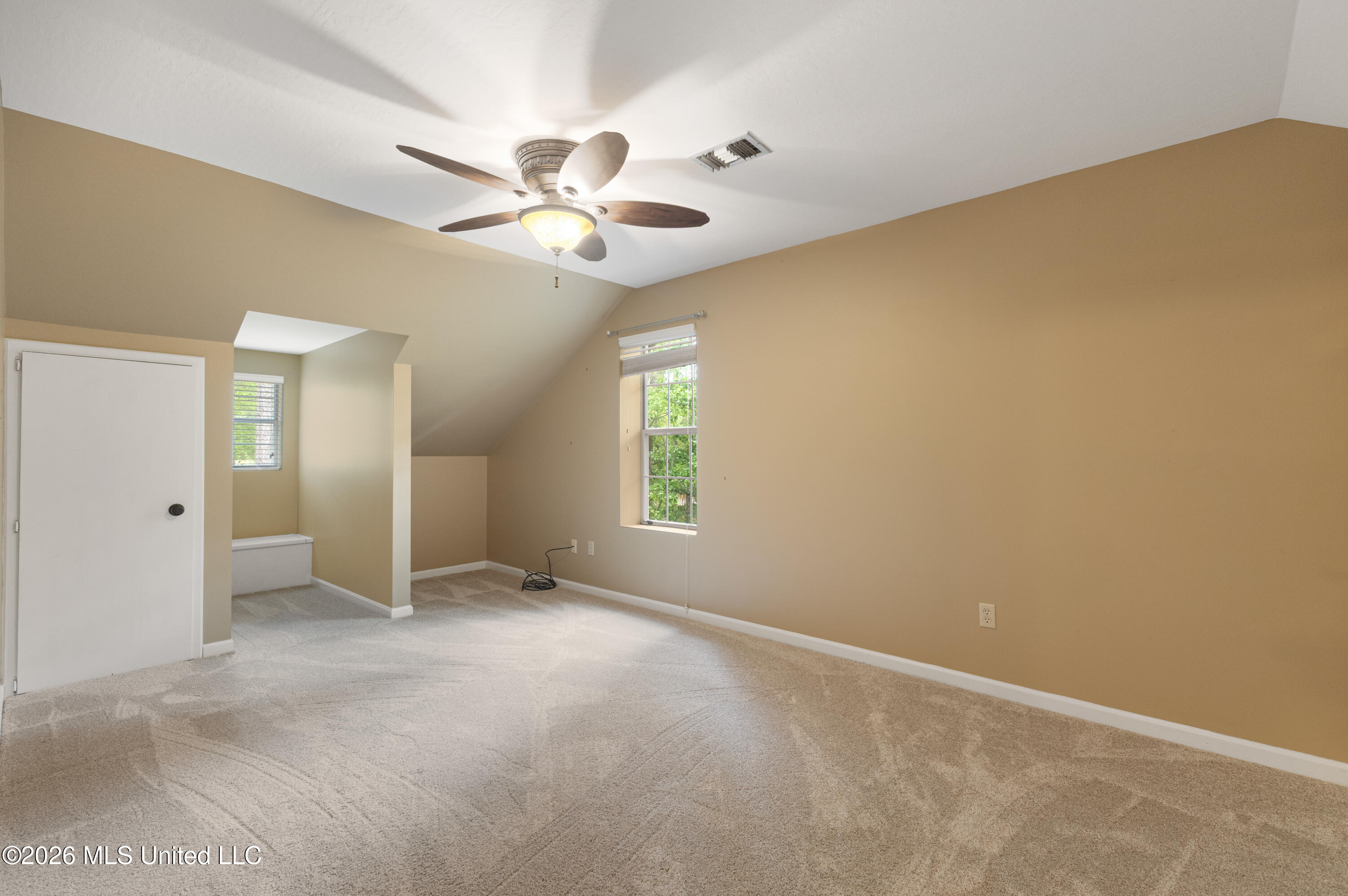87 Fairlake Drive Property Photo 32