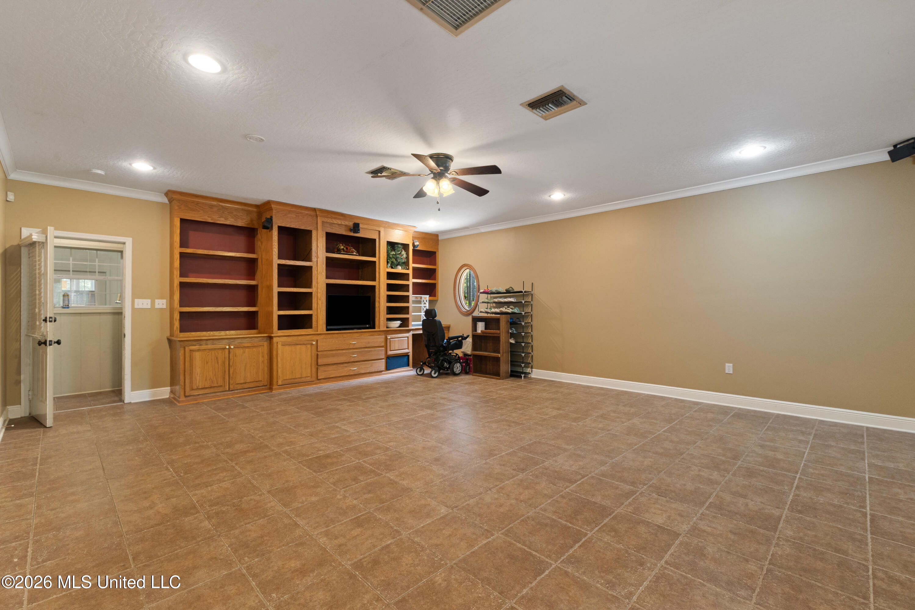 87 Fairlake Drive Property Photo 37