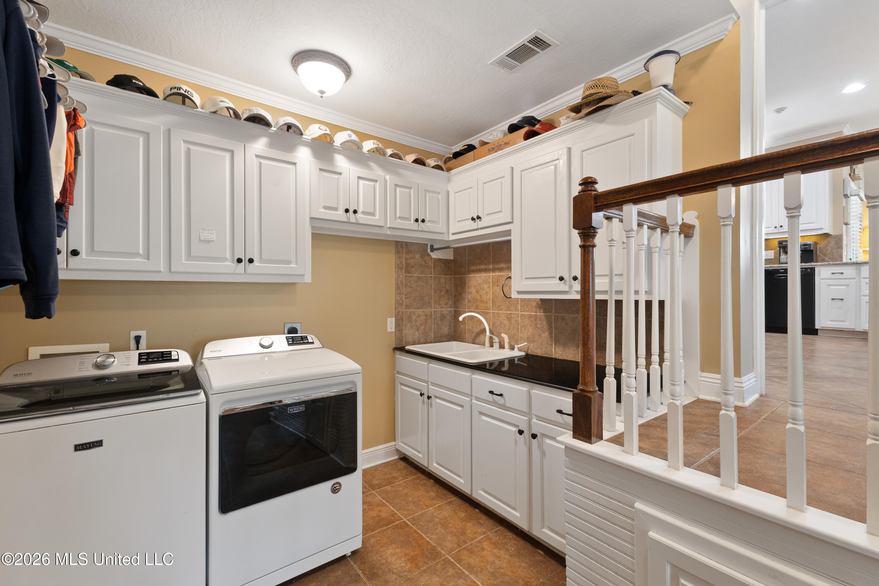 87 Fairlake Drive Property Photo 41