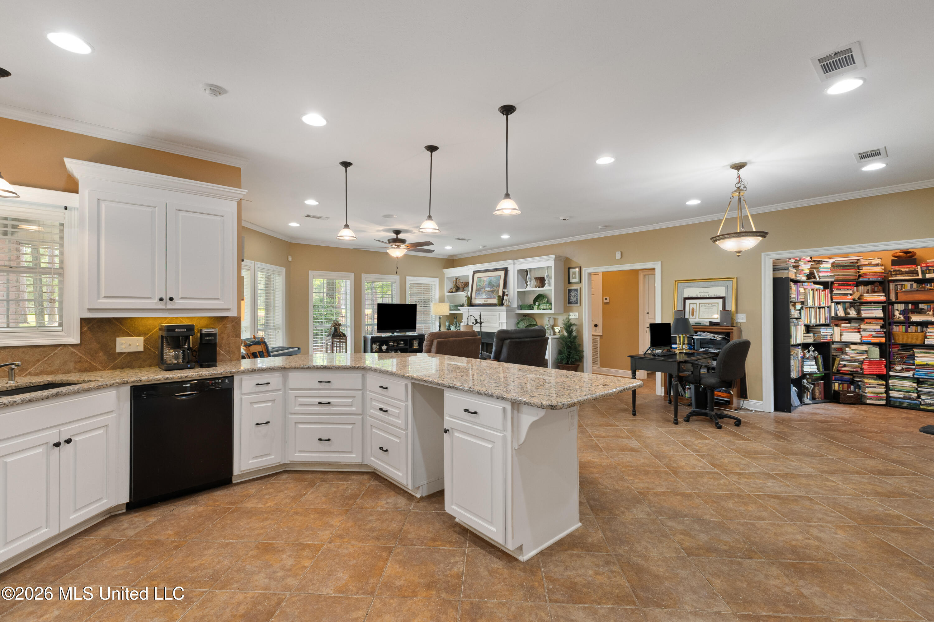 87 Fairlake Drive Property Photo 43