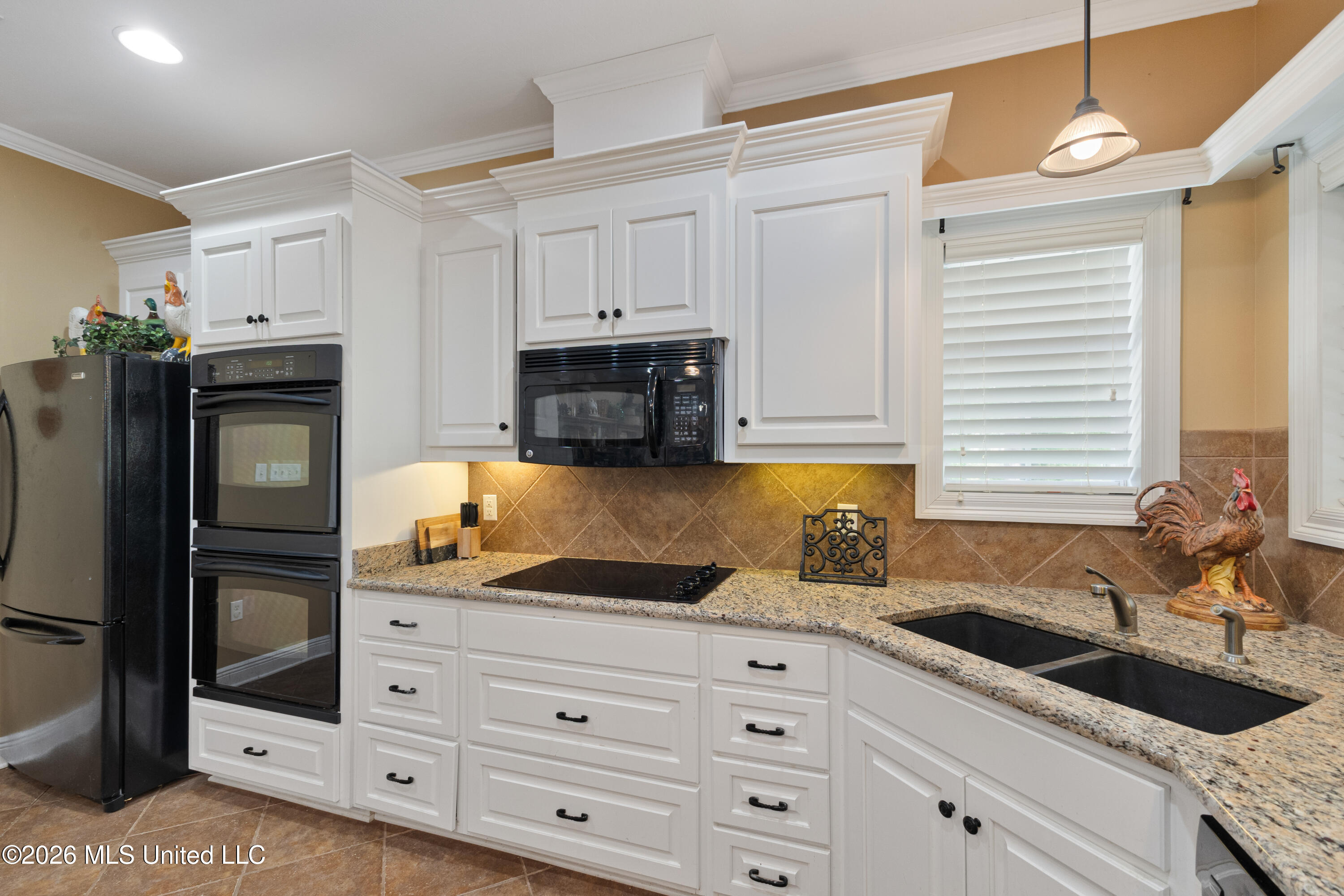 87 Fairlake Drive Property Photo 44