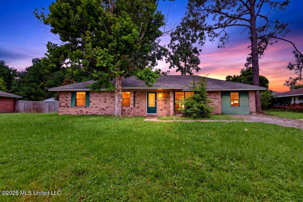 305 Joyce Avenue Property Photo 1