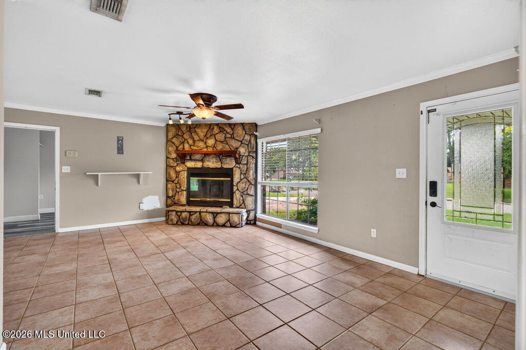 305 Joyce Avenue Property Photo 5
