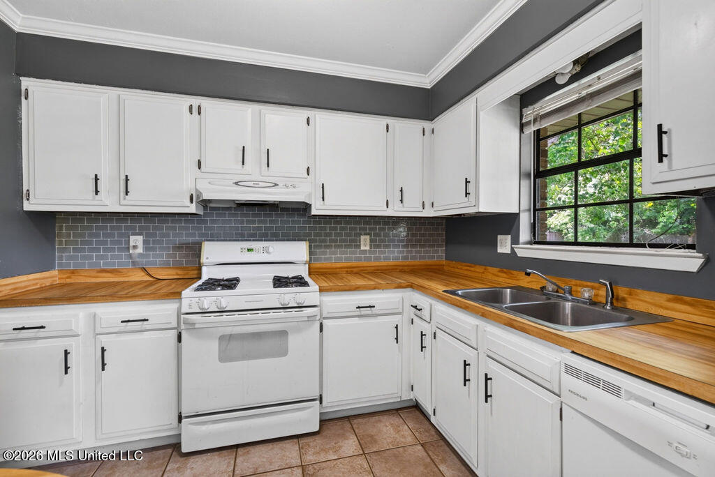 305 Joyce Avenue Property Photo 11