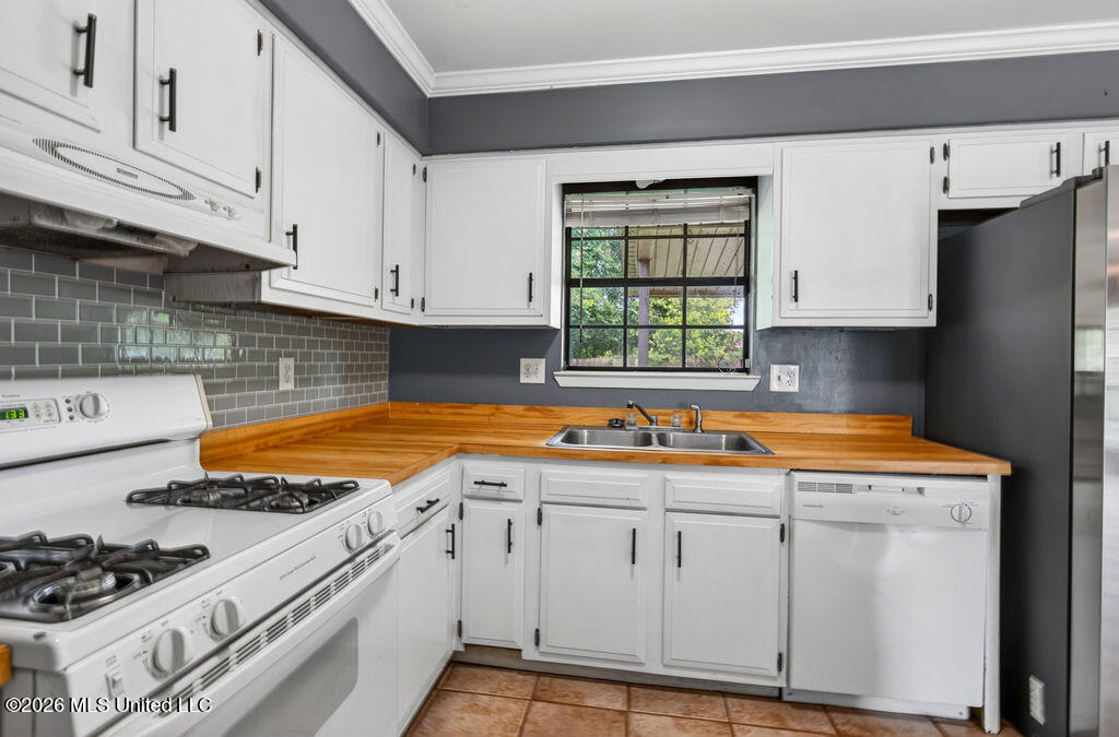 305 Joyce Avenue Property Photo 12